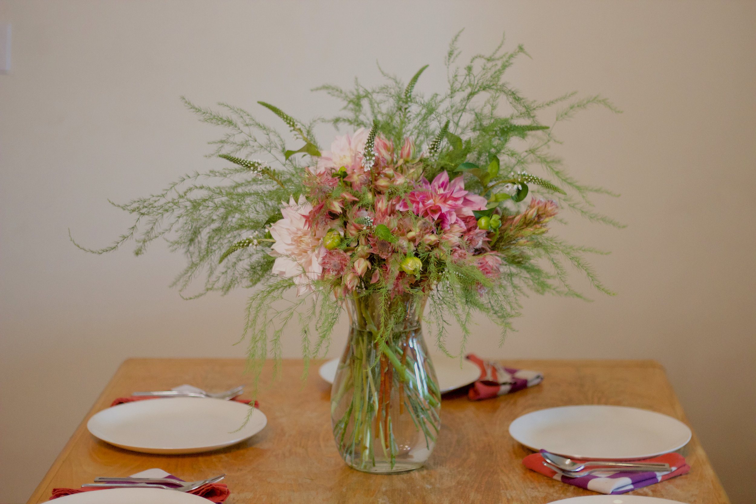 philosophie floral pink dahlia centerpiece