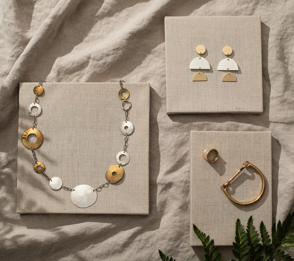 Jewelry-linen-hard-light-product-stylist-jesica-kurashima.jpg