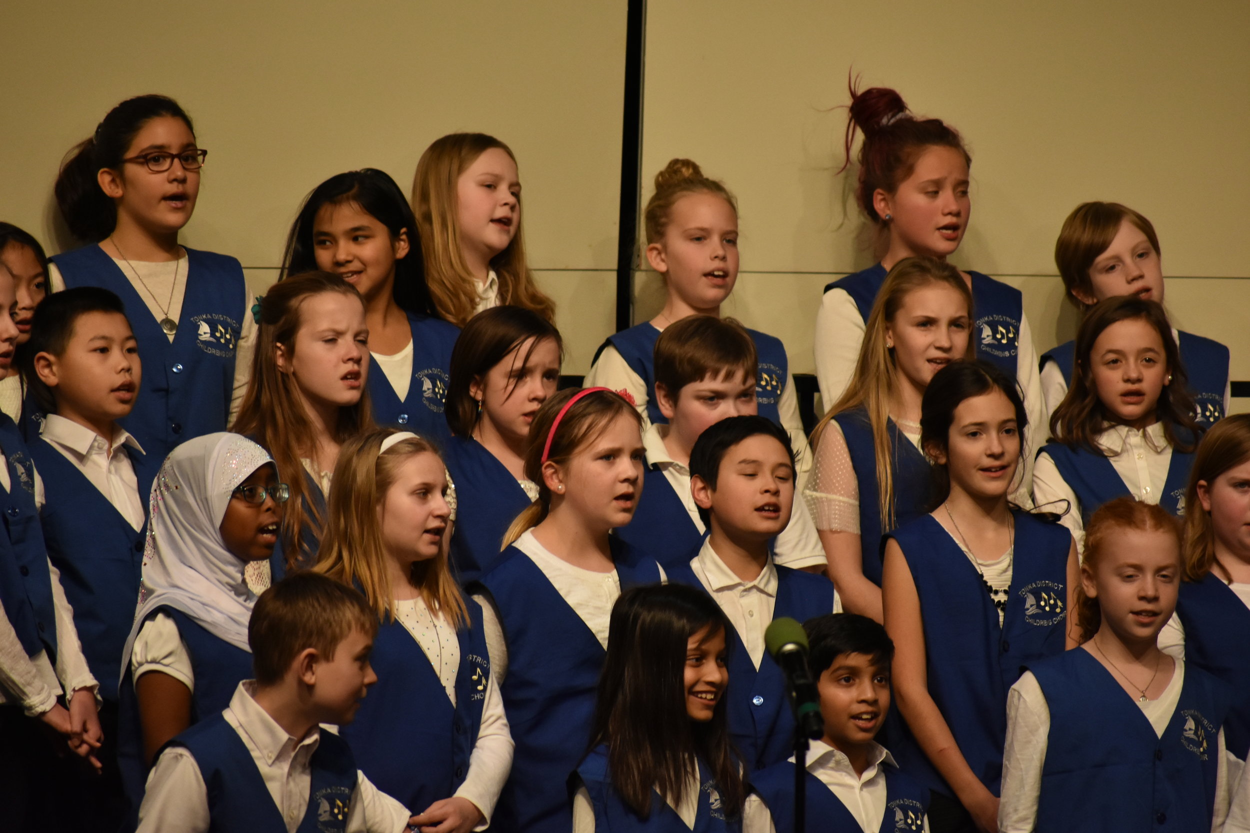 Childrens Choir crop 2.JPG