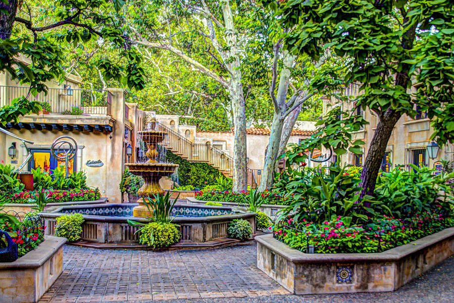 tlaquepaque-shopping-village-sedona-arizona-jon-berghoff.jpeg