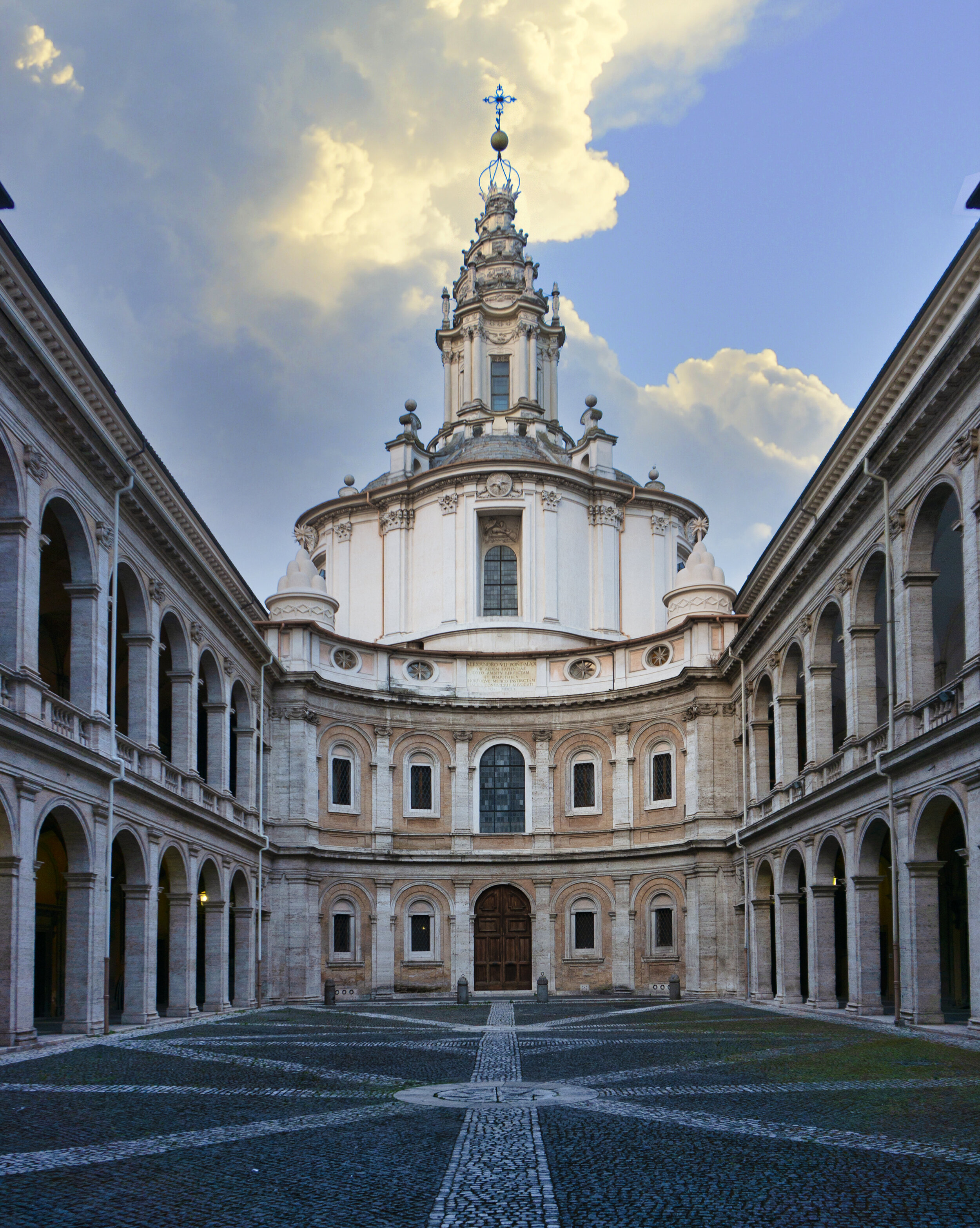 Roma Chiesa di Sant'Ivo alla Sapienza.jpg