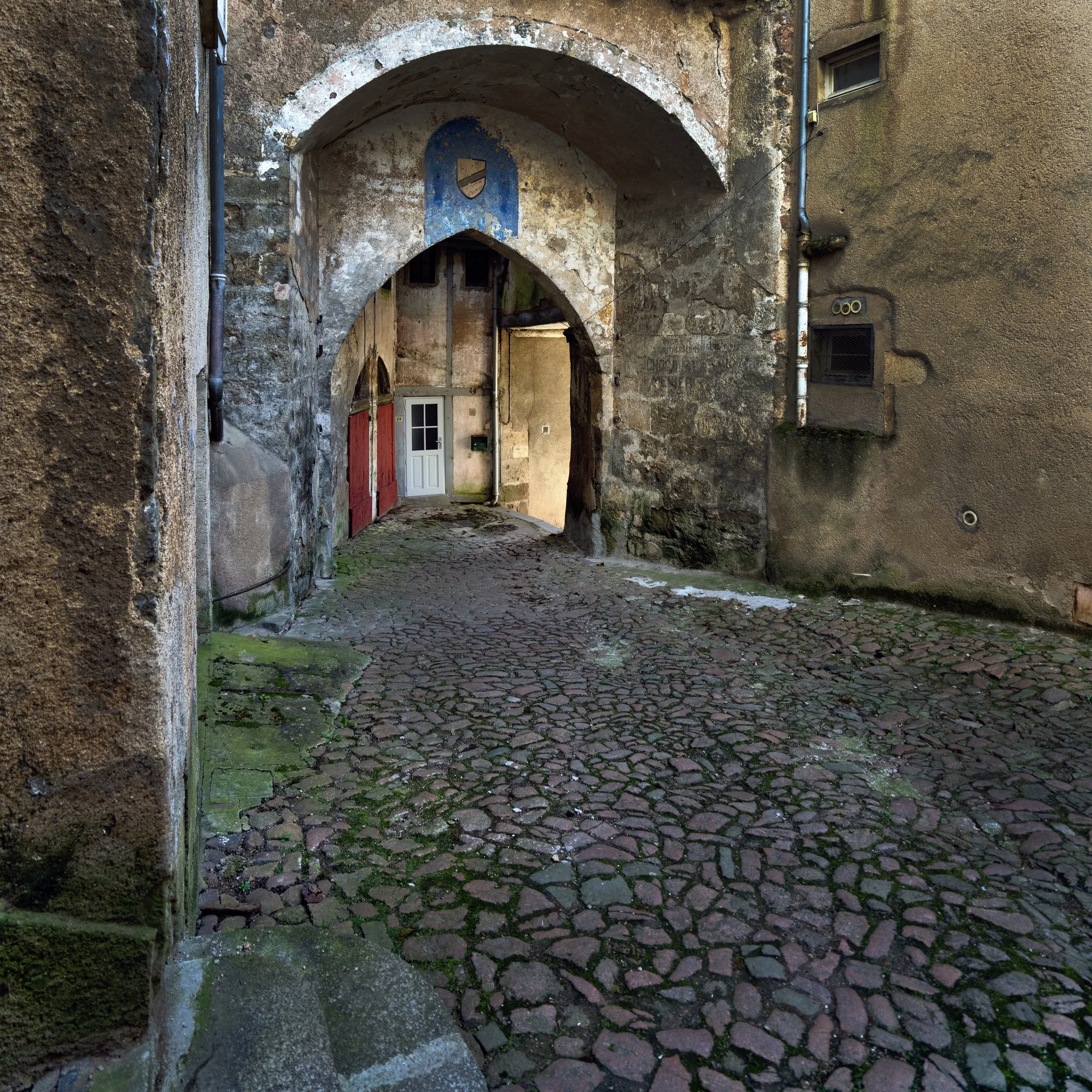 Semur-en-Auxois_France_05.jpg