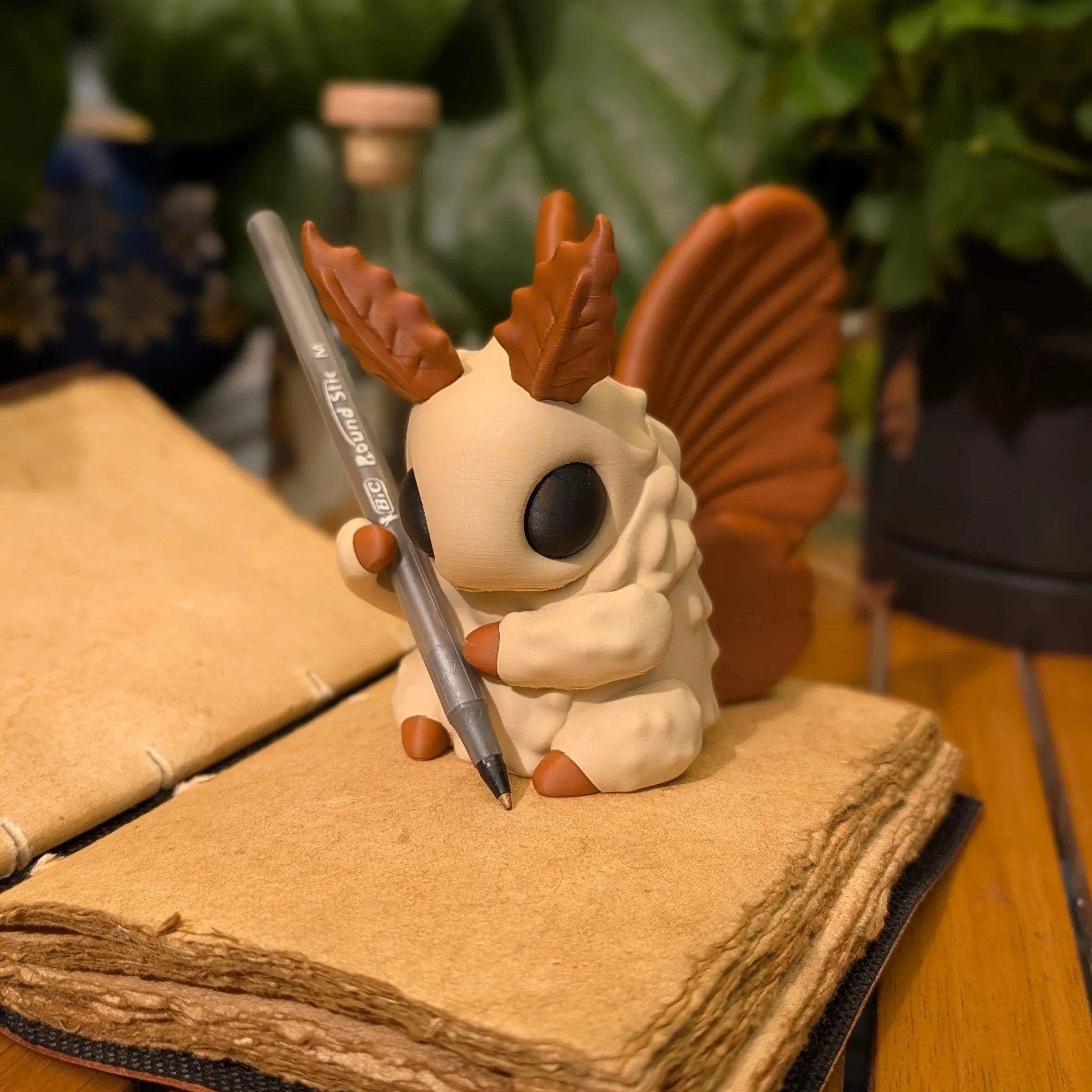 MothMate Pen Holder