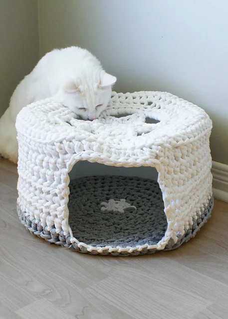2013014 T-shirt Yarn Pet Cave