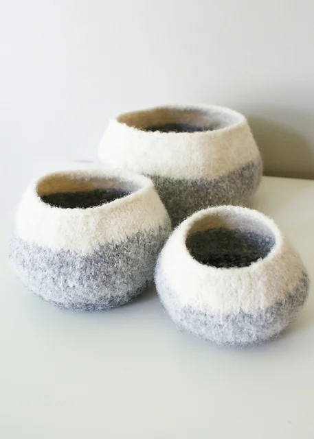 2013016 Felted Ombre Bowls