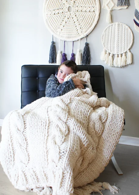 2015014 Triple Cable Throw Blanket