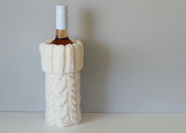 2015019 Cable Knit Wine Bottle Cozy