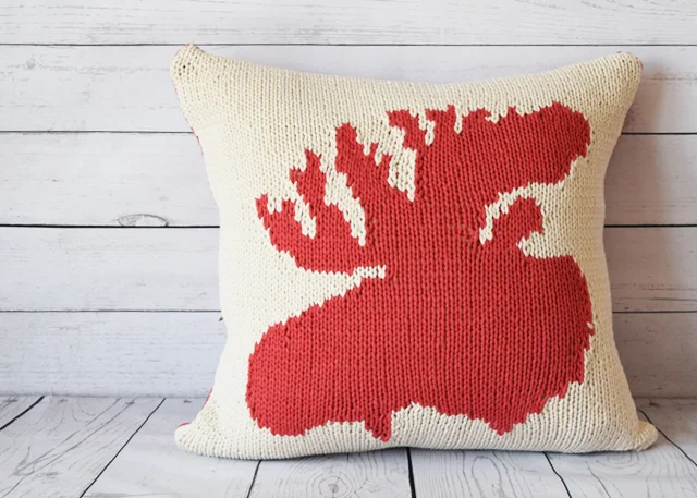 2017004 Very Amooseing Knit Pillow