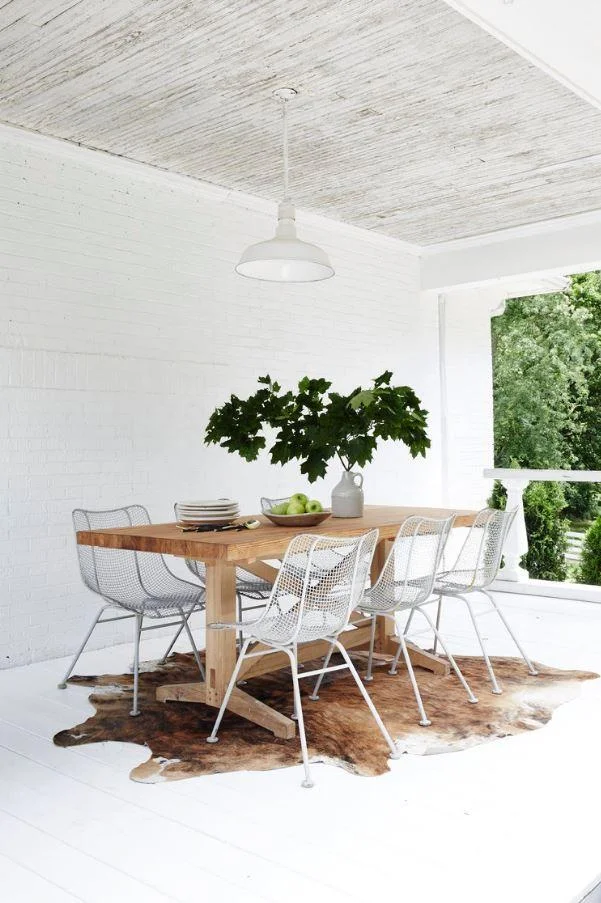 Designed by: Leanne Ford Interiors / Photography by: Nicole Franzen / Content Via: Domino Magazine