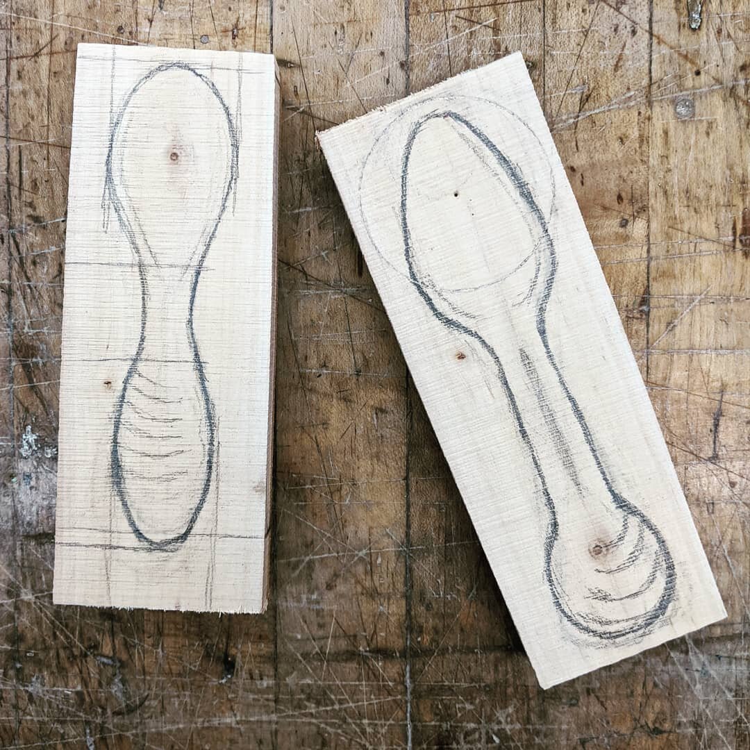 Spoon sketches on rough-cut apple. 
#woodworking #spoons #treenware #applewood #sketch