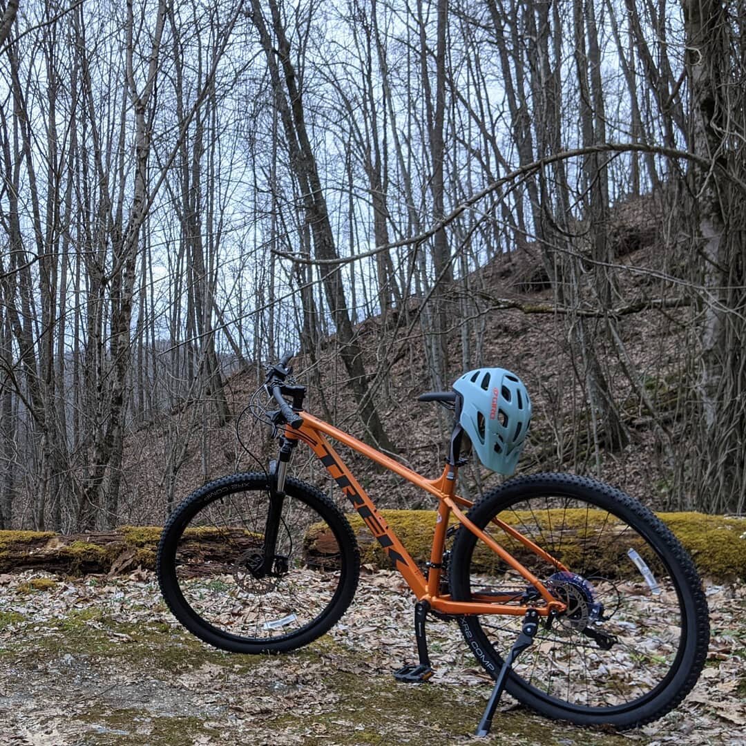 Tracking down these #marlin5 turned into an adventure. Now @rachdenton and I are ready to hit the trails w/ our new @trekbikes! 
#biketownusa #mountainbike #newbie #trekbikes #mountainlife