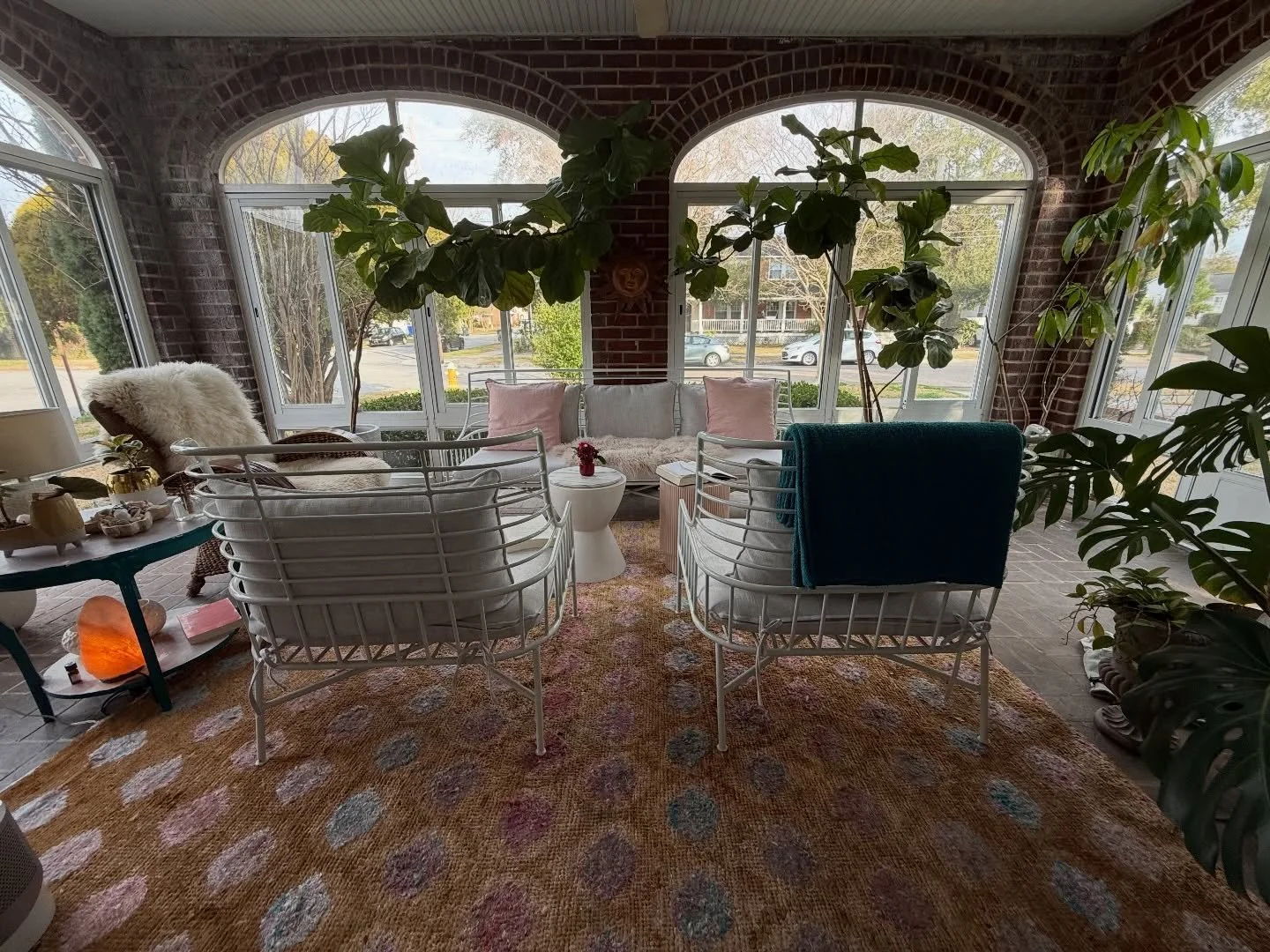 Yesterday, we gathered on the sun porch with windows open to the sounds of birdsongs and the complimentary welcome breezes of the Ashley River. The weather was perfection👌🏼!

This marked the seventh week of the seventh session of The Charleston Wom