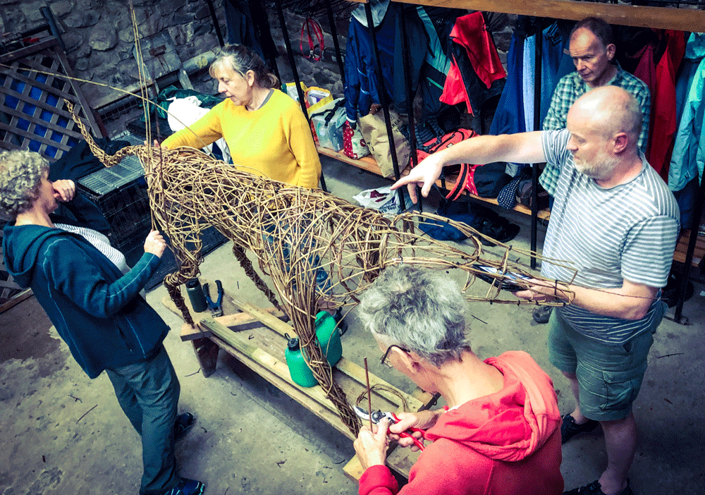 Girt-Dog-building-01.gif