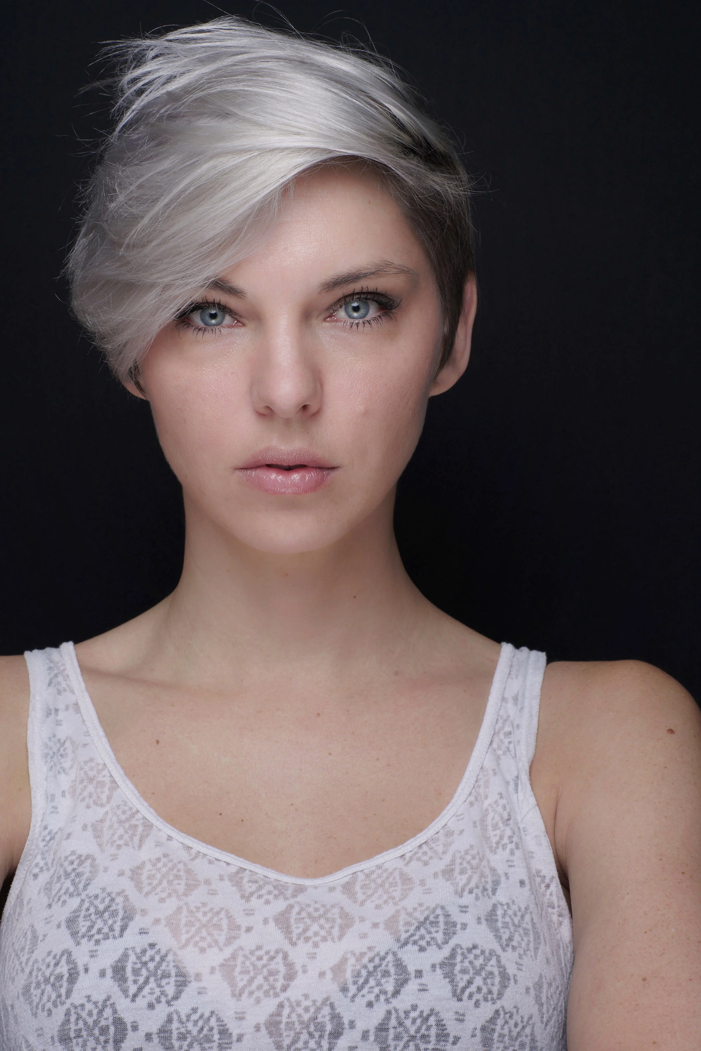      

 
   You may have seen Kimberly on such hit shows such as The Walking Dead, Nashville, The Vampire Diaries, and Americas Next Top Model Cycle 9 but her next big role is becoming an ASL (American Sign Language) Interpreter.  @kimieabreak   WATC