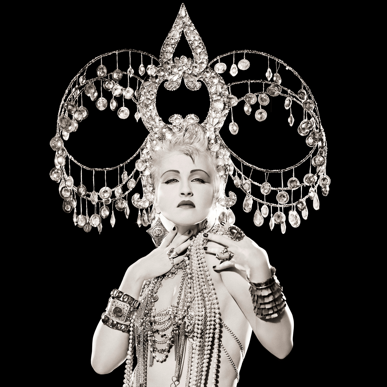 Matthew Rolston, Cyndi Lauper, Headdress, Los Angeles, 1986, from the series "Hollywood Royale" (Courtesy Fahey/Klein, Los Angeles).