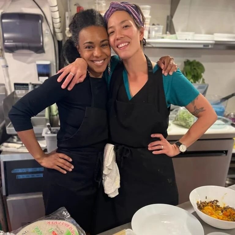 TODAY &bull; 12PM-6PM...Treat a sweet person in your life to a nourishing lunch and dinner with our own Victoria Lindchan of #EarthSideProvisions and her sister mamma, Mia Ormes of #MealsByTribu. Order the full fourcourse meal or a la carte (walkins 