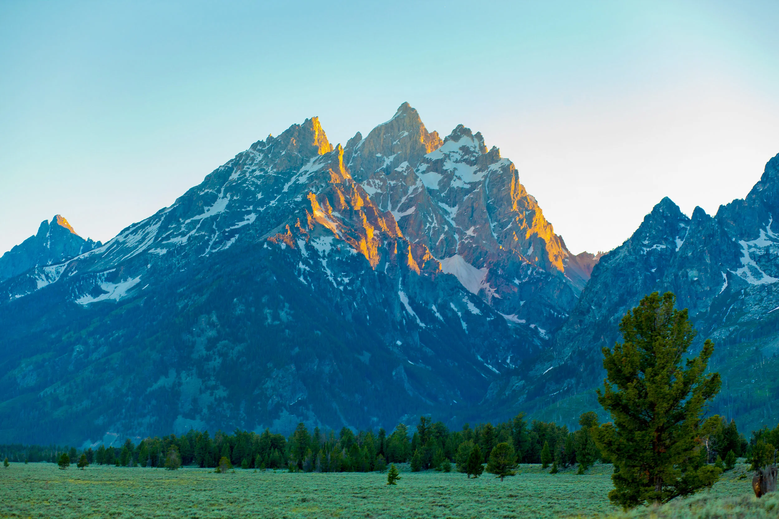 tetons_sharp_b.jpg