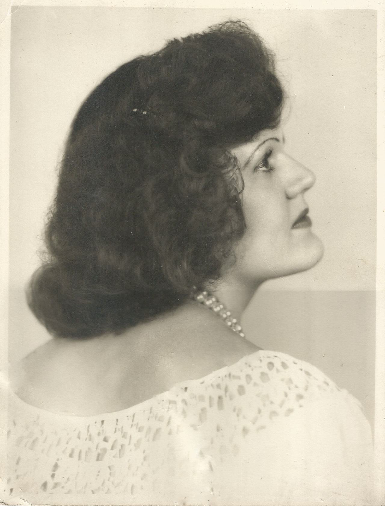 Leonore Kenourgios (Thomsen)