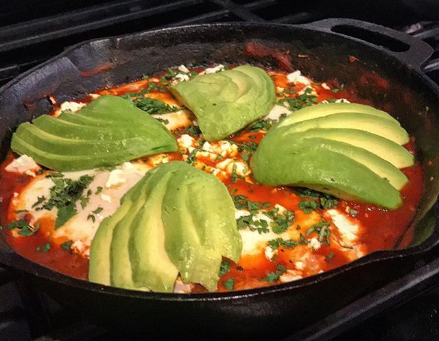 Getting ready for college game day with a little huevos rancheros breakfast action 🍳😋 #huevosrancheros #eggsfordays #protein #gains #saucy #mostimportantmeal #goodbreakfast #nothungover #gameday #collegegameday #gamedaybreakfast #gonoles #seminoles