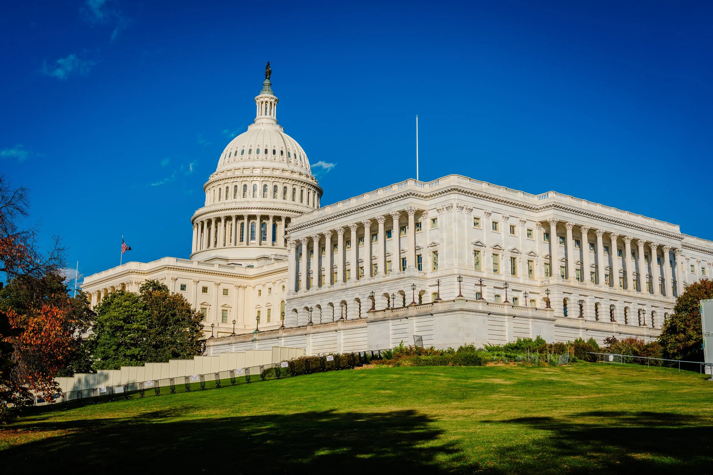 US Capitol Building From The Right Side.jpg