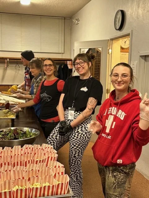 Quircus Serves Community Supper