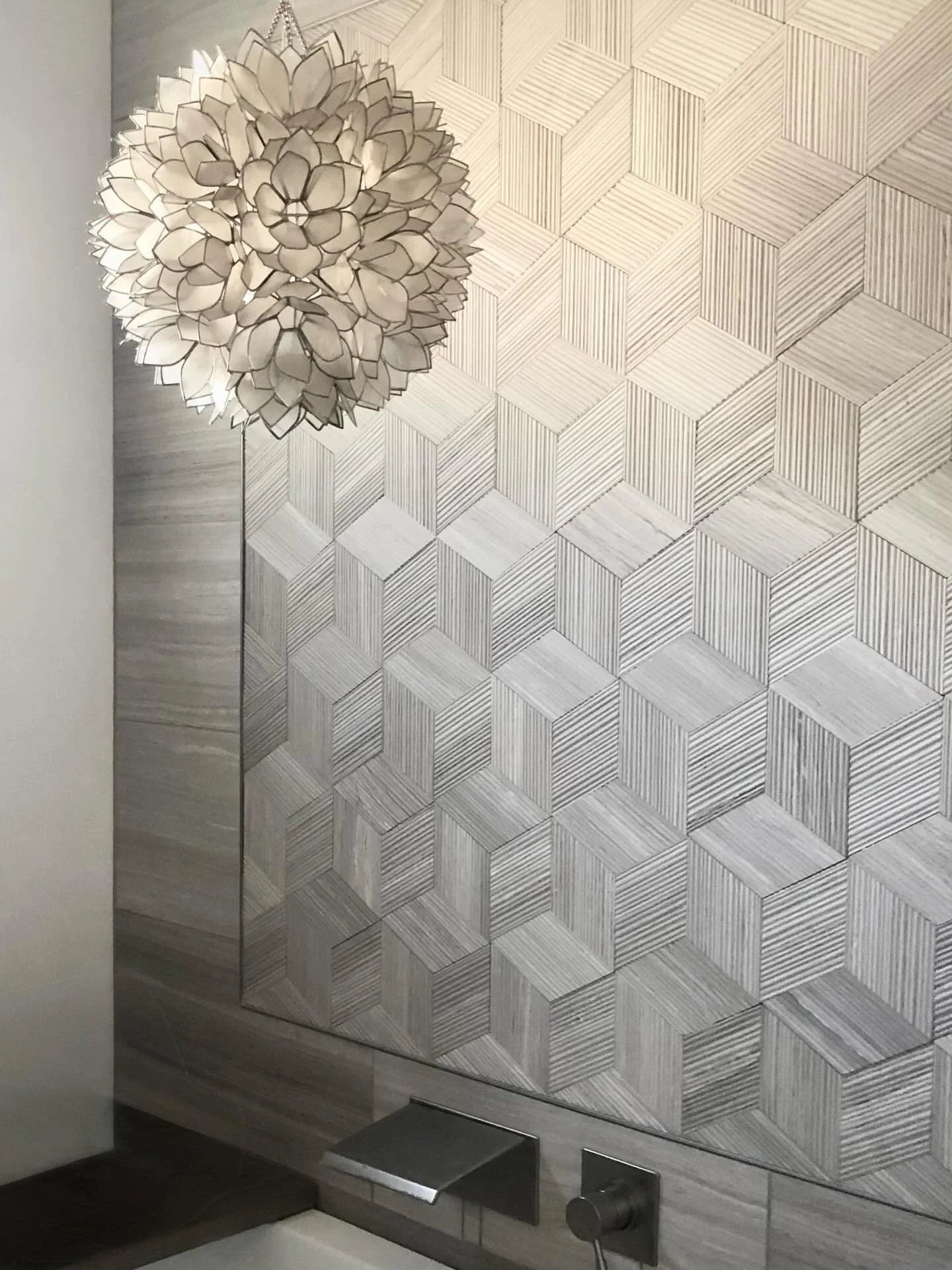 Subtle pattern, strong presence 

#Salvatori #Marble #Texture #JHDesn