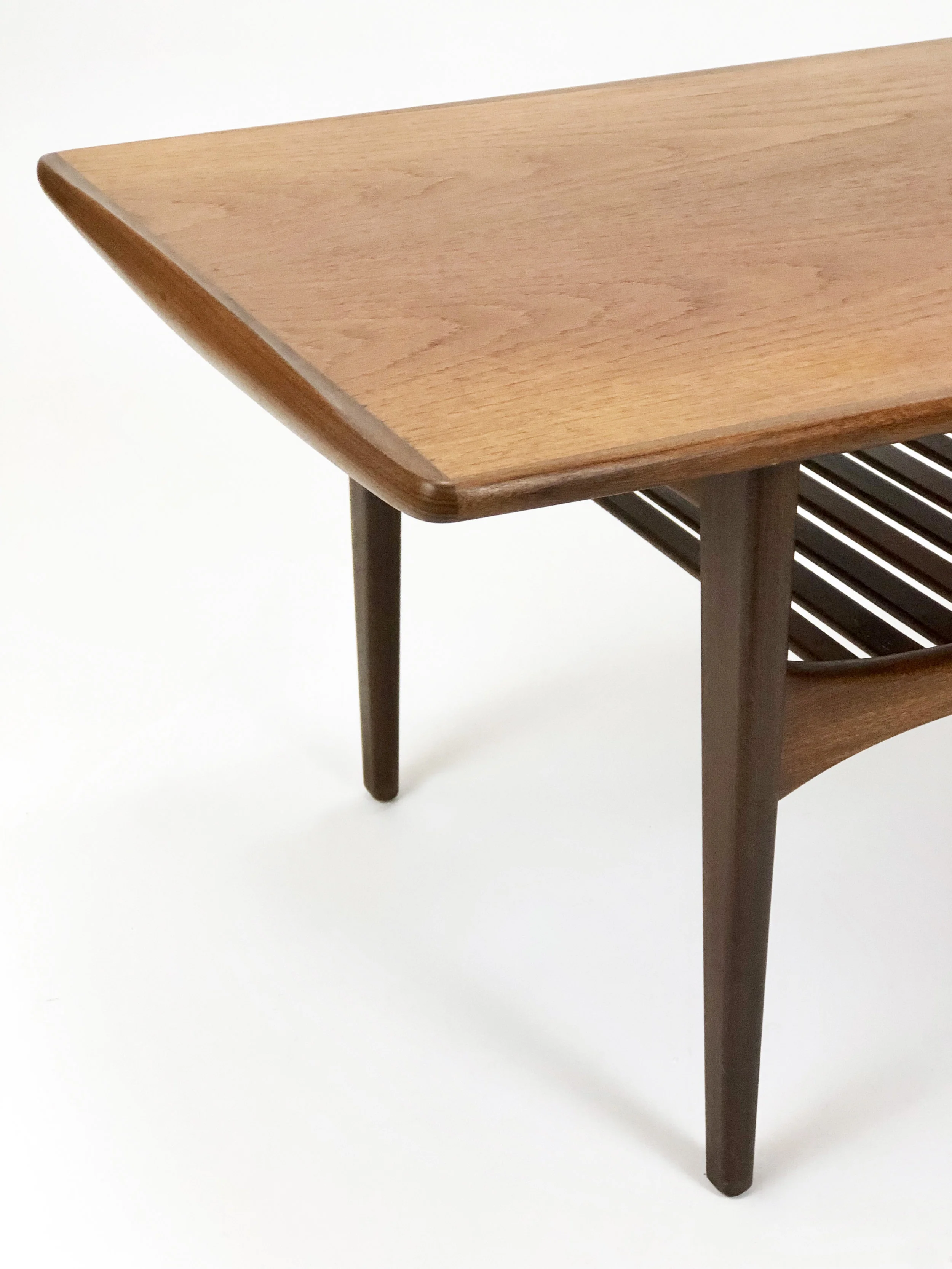 Canadian Teak Coffee Table with Mag Rack 05.jpg