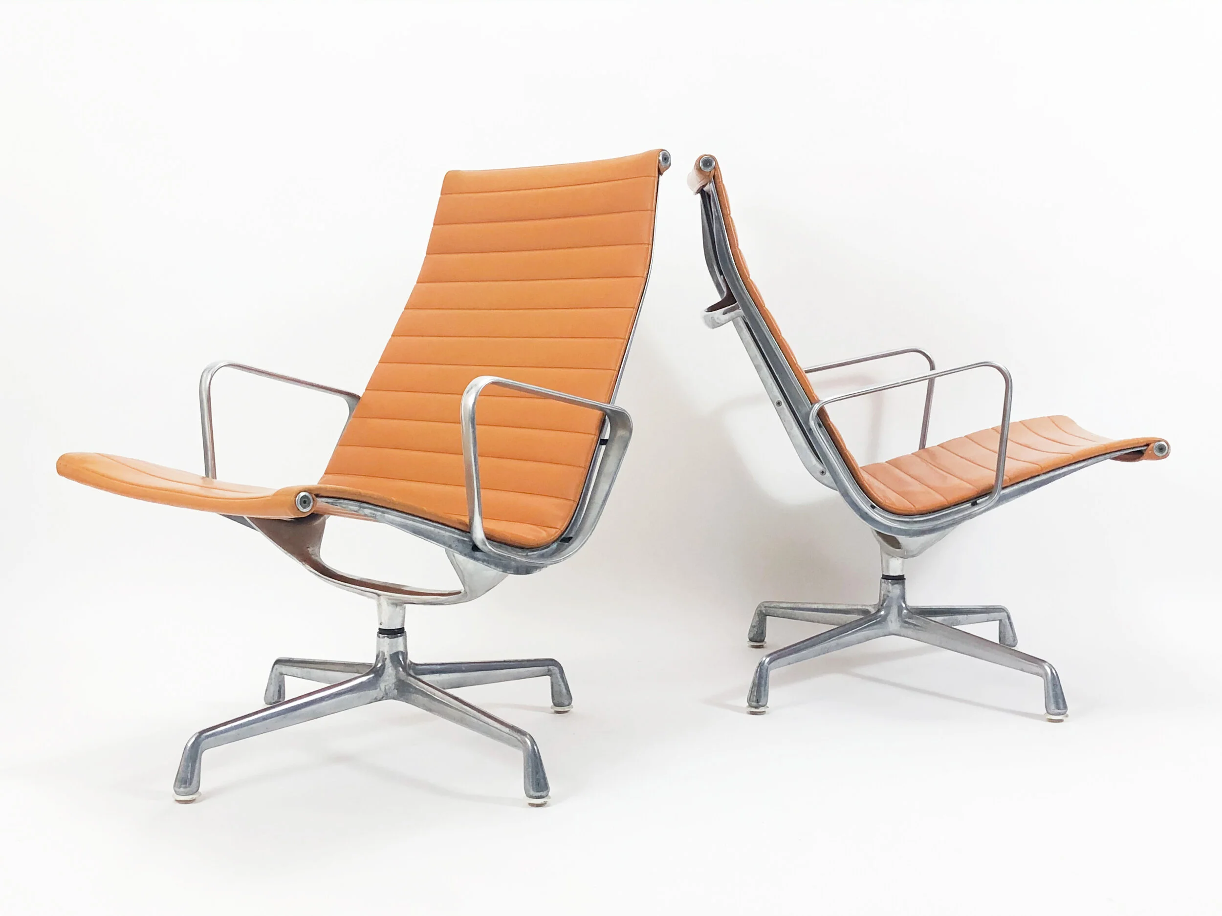 Eames Alumium Group Lounge Chairs