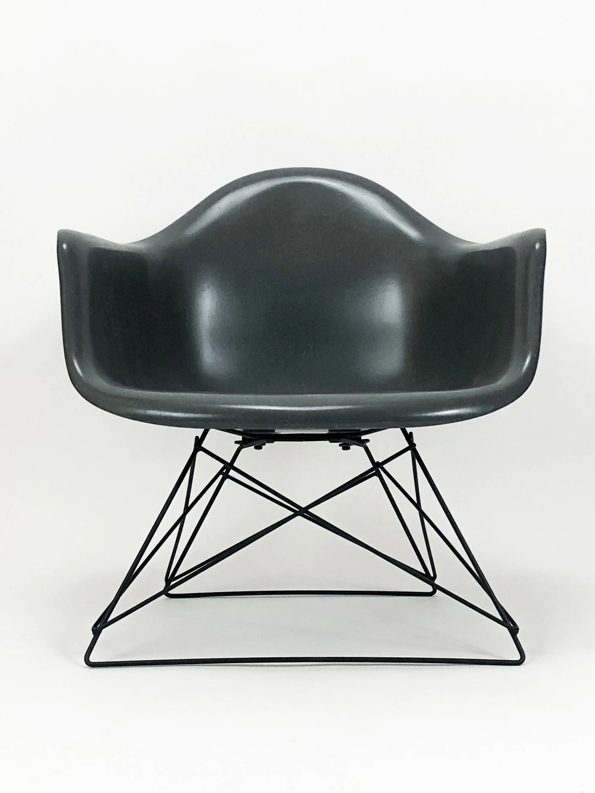 Charles and Ray Eames Elephant Hide Armchair on Cat's Cradle 02.JPG