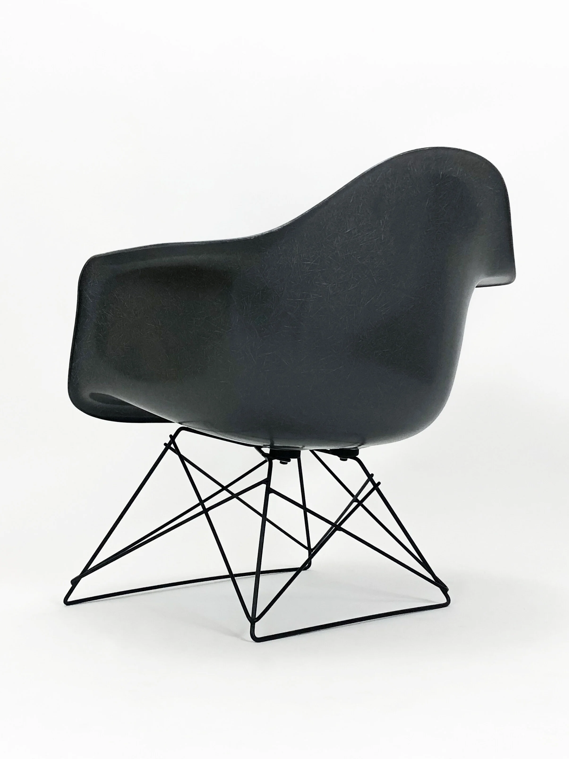 Charles and Ray Eames Elephant Hide Armchair on Cat's Cradle 04.JPG