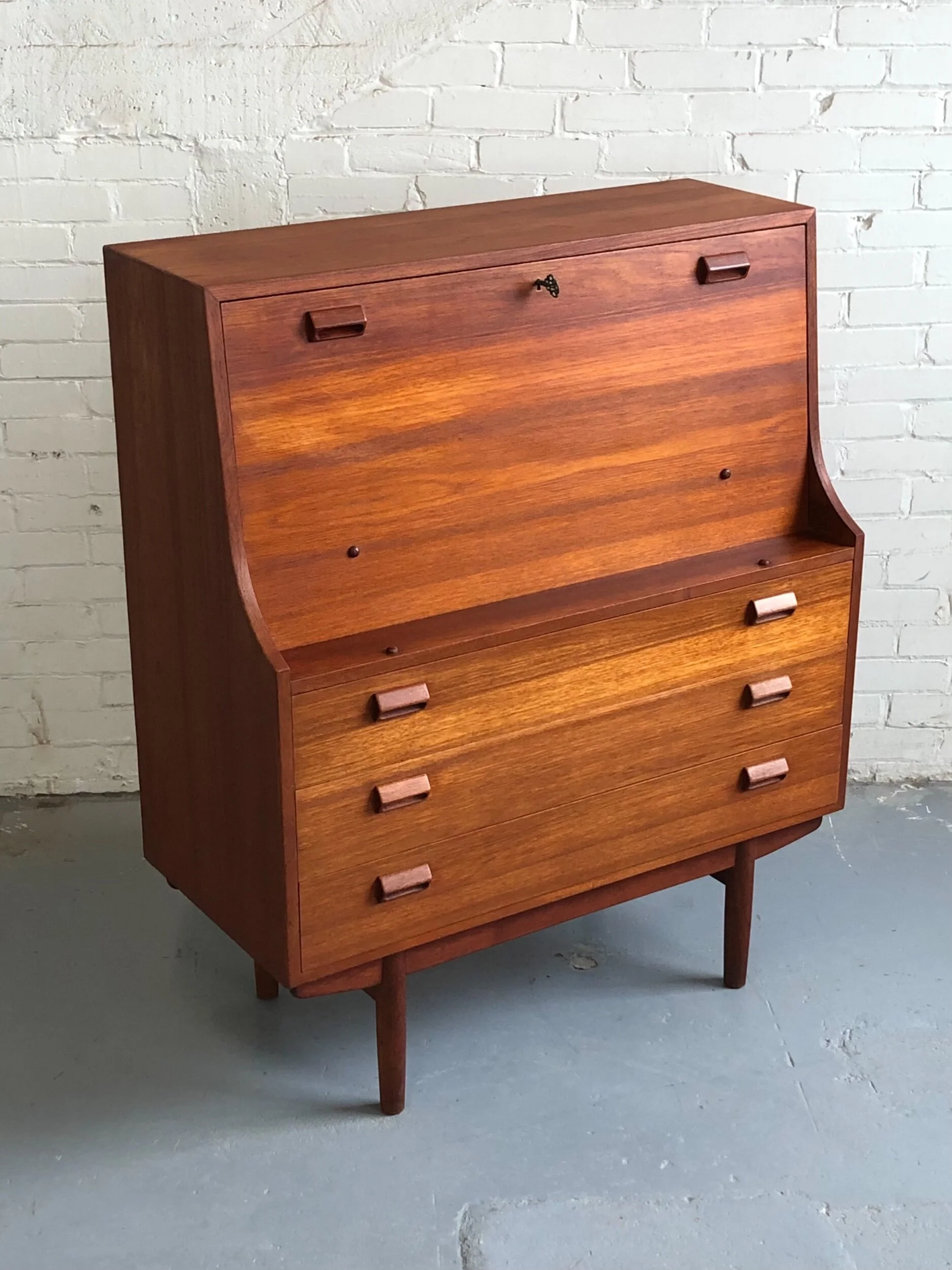 3AD856AA-FB4B-44AB-A576-ACAF9253897B