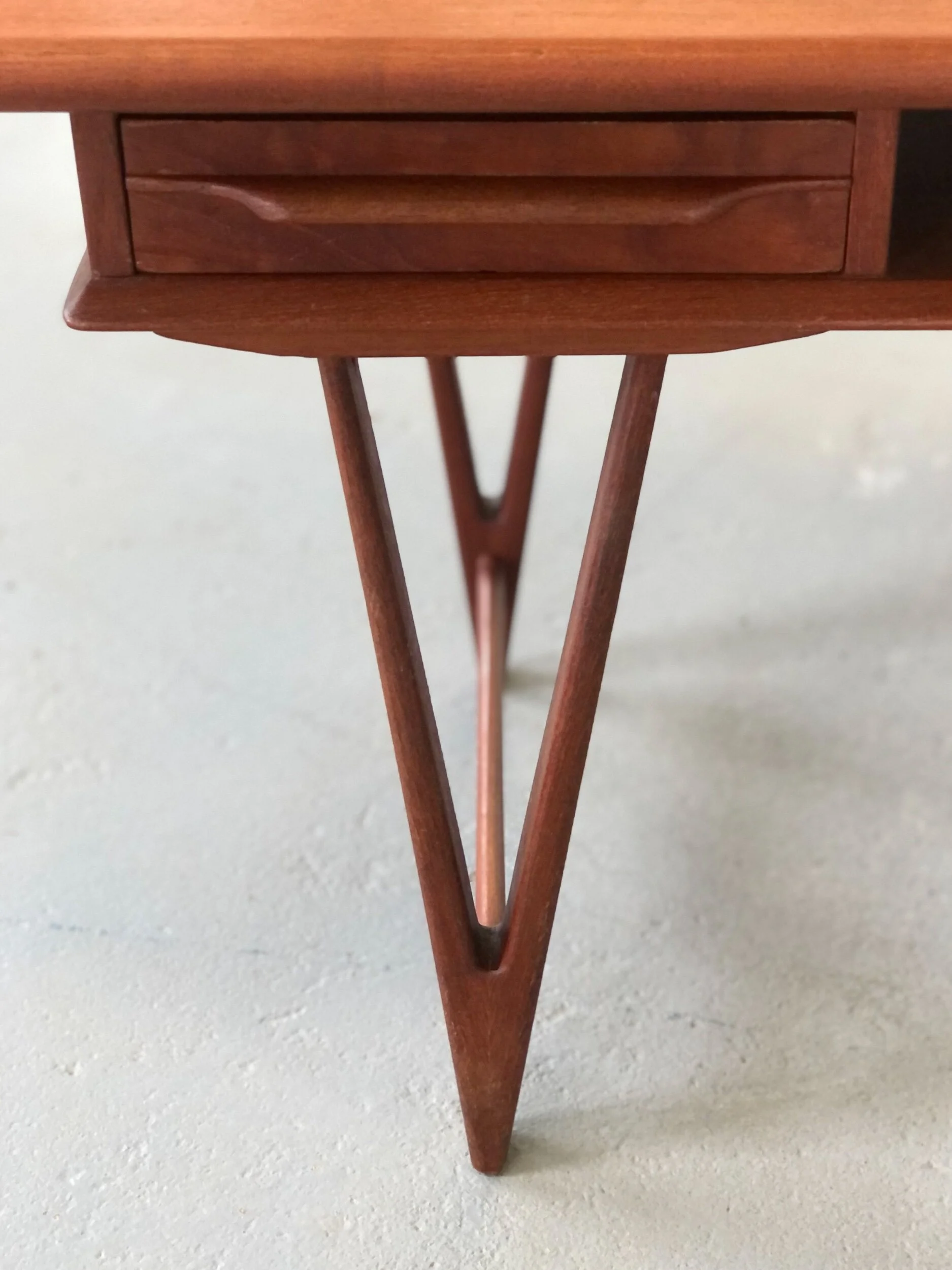 6F665FD7-86FA-408E-B09F-846C33F13EEE