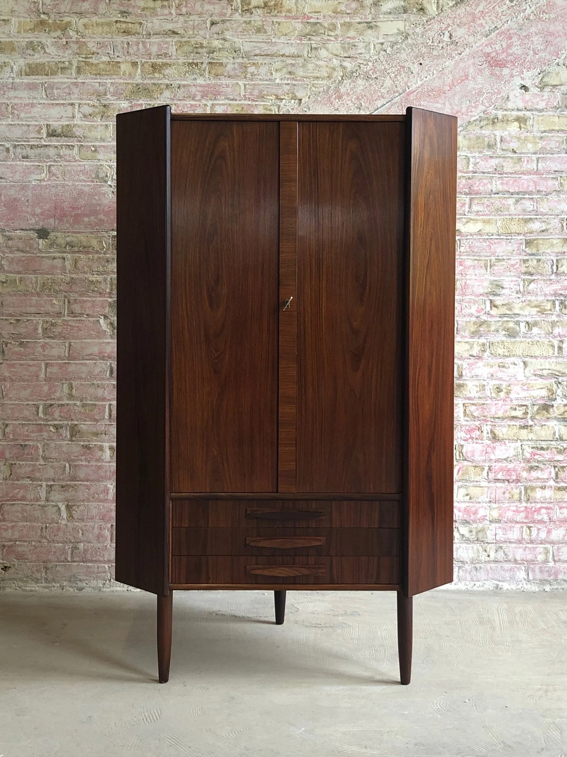 683B44A8-560A-43F5-AFBC-71A03B6FADD8