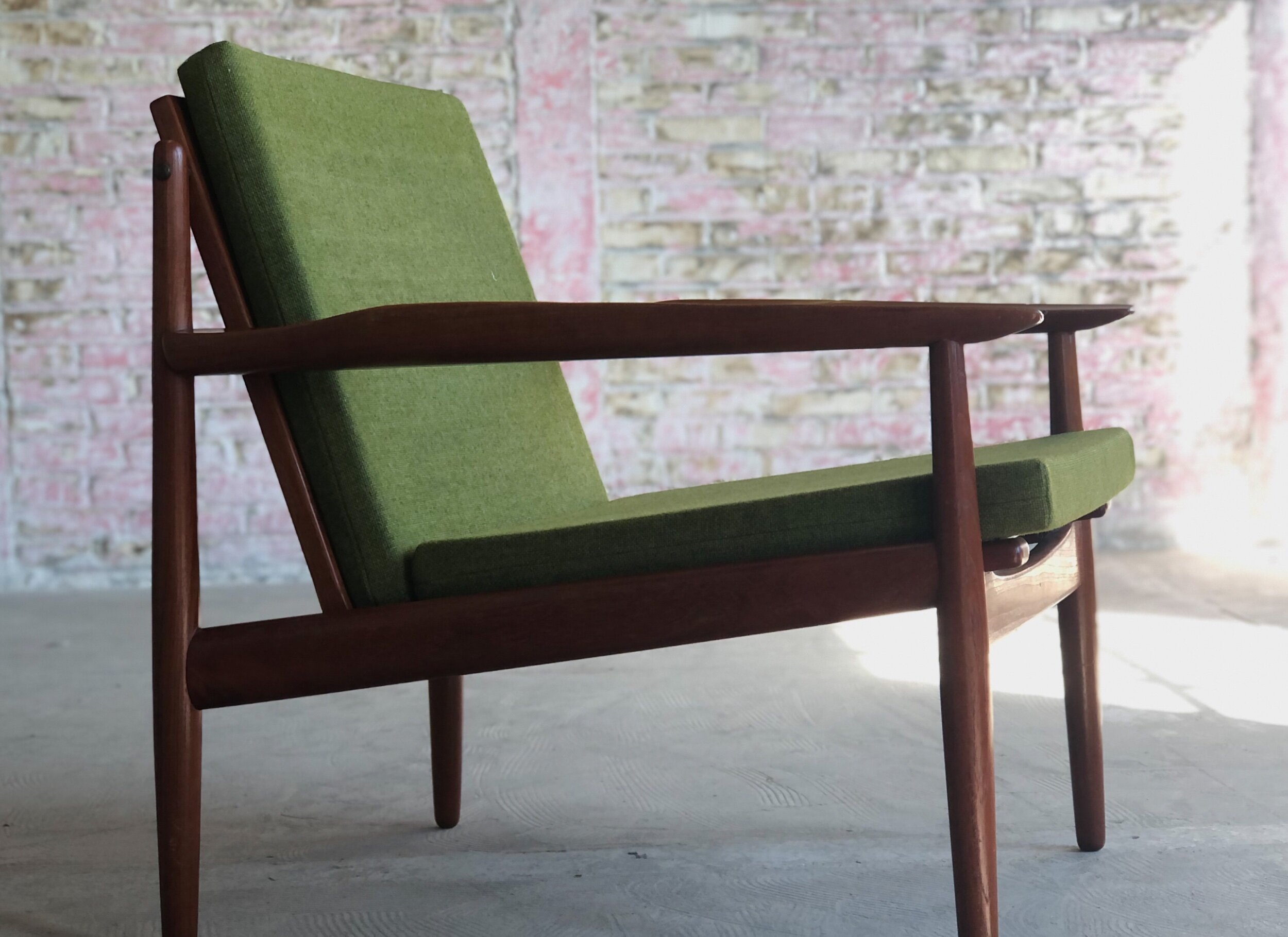 840B8BC2-0533-4C4B-876E-7F72BD07405E