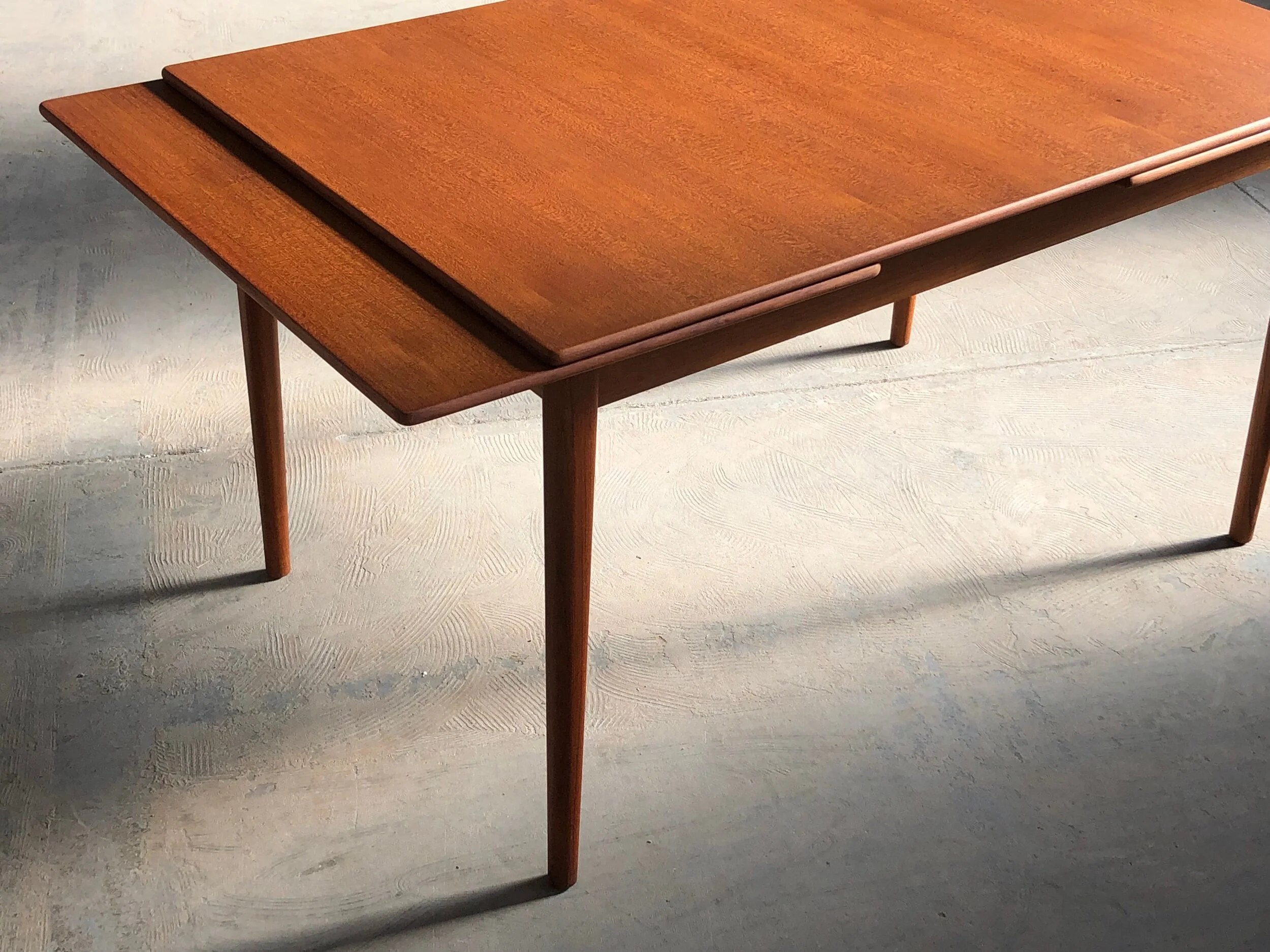 7EBA4B56-704A-4720-9FEC-659B2A456E3B