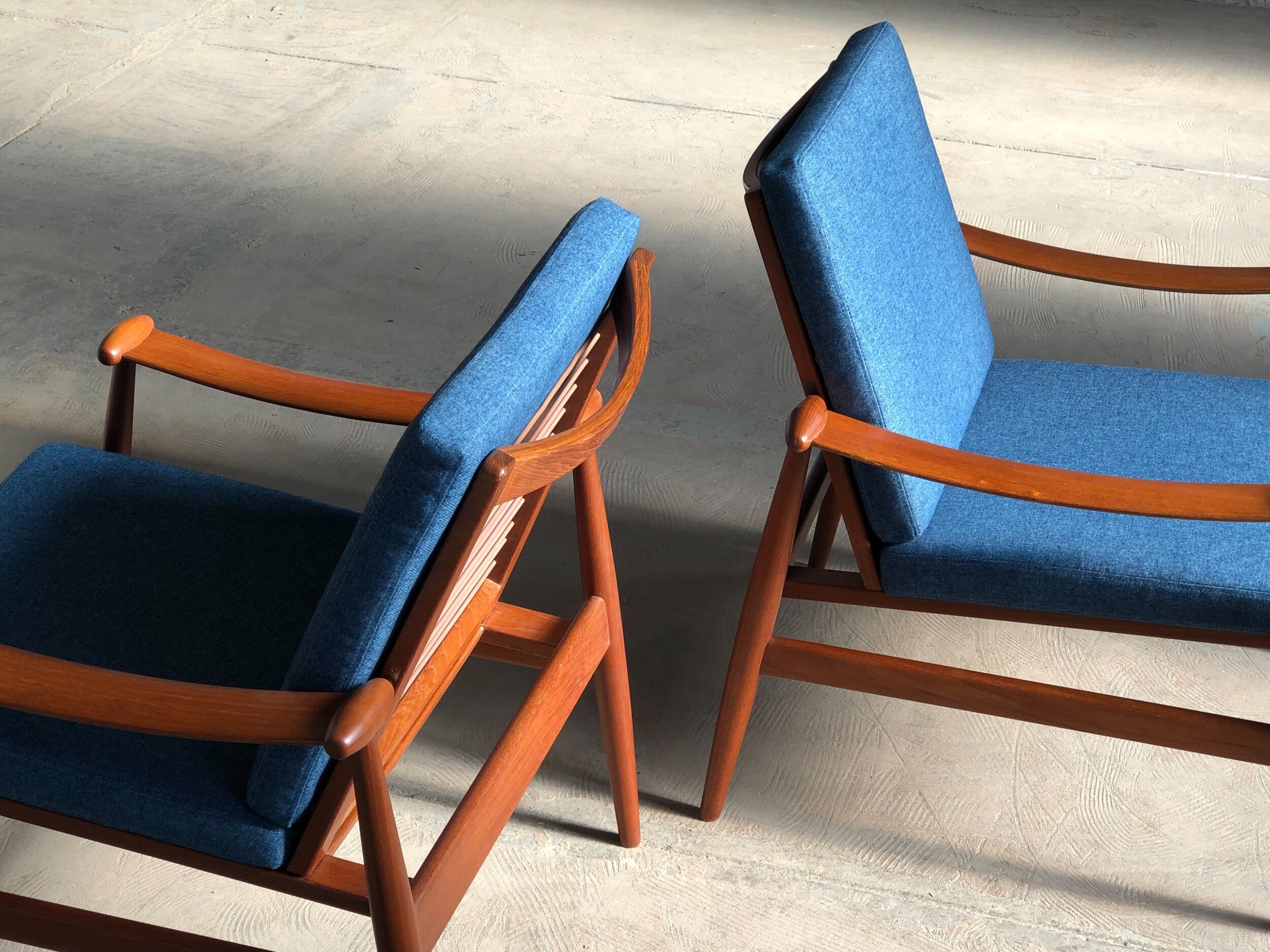 ECB1C612-5C51-413B-B5E2-A3B629C49EAB