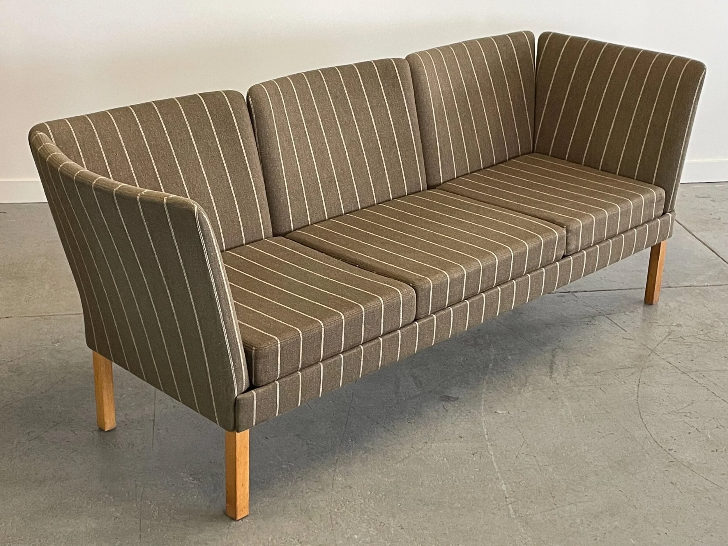 05CAC66A-DB83-413B-8BF0-0FBE0A66E6DC