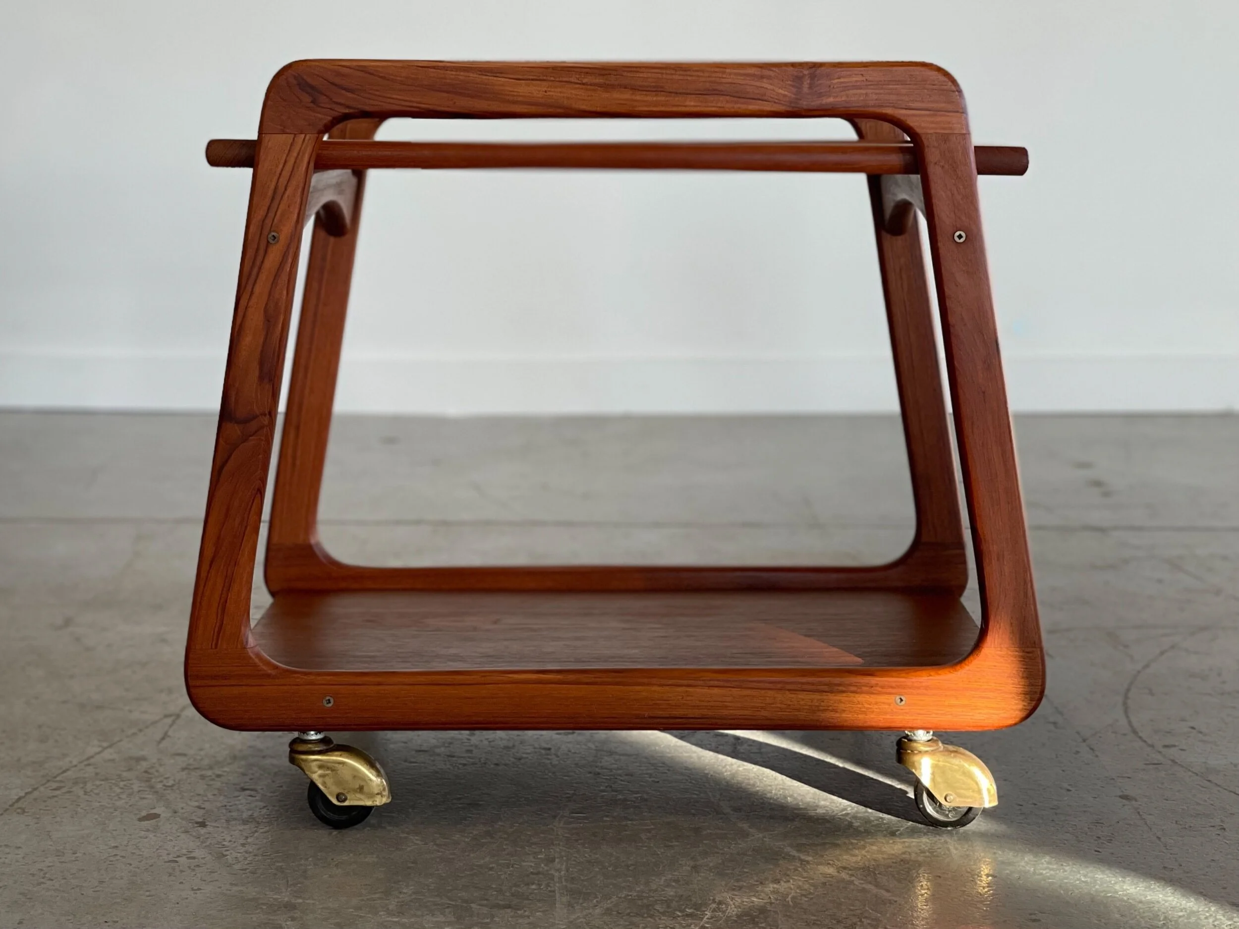 5C6233C0-7201-49FB-A98F-6126308C5FD1