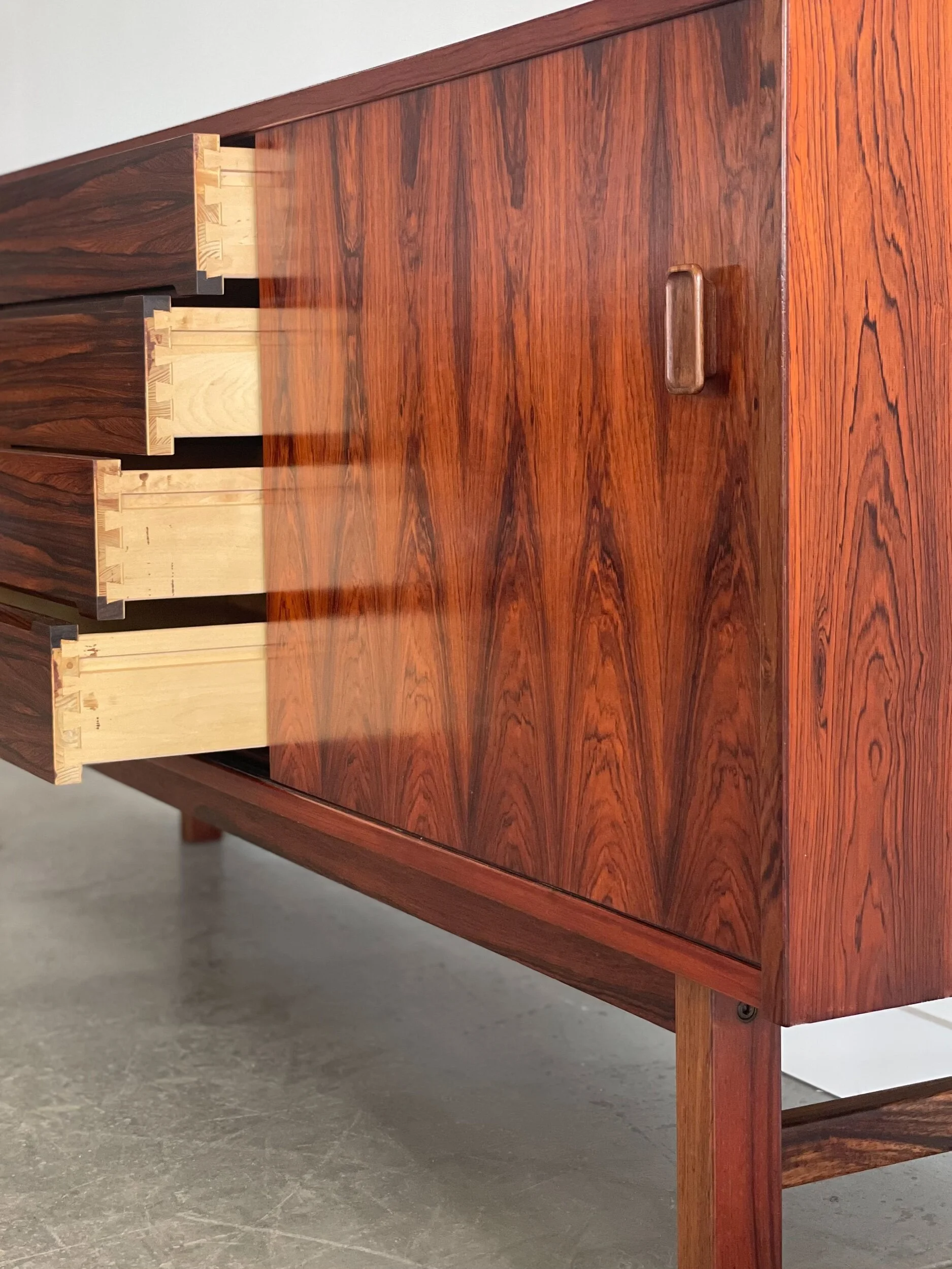 7E4B23EC-6CE6-43E1-9C9F-57256FDA2869