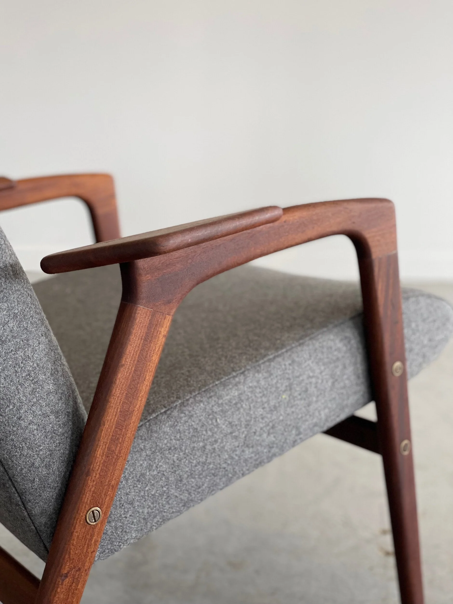 3C26BAFE-85F7-4621-898C-025AF25EC353