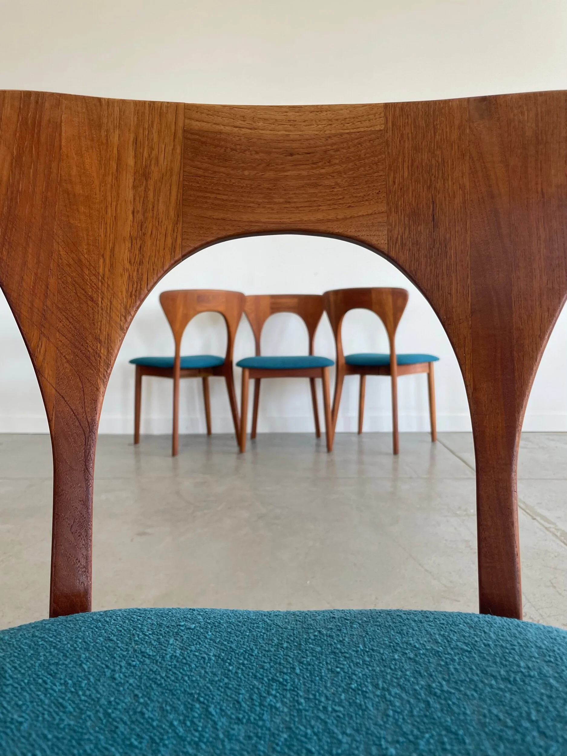 2A865F35-EF84-4FF0-8BD4-1A77EBB5970A