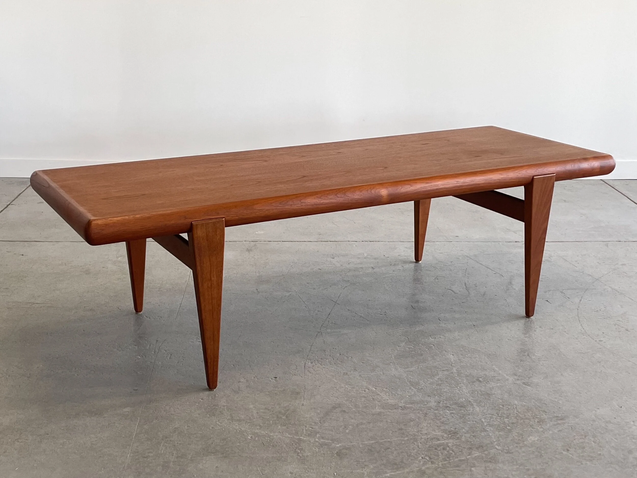 EC9AC29C-AD8A-4EEF-85A0-4A84E5CAD931