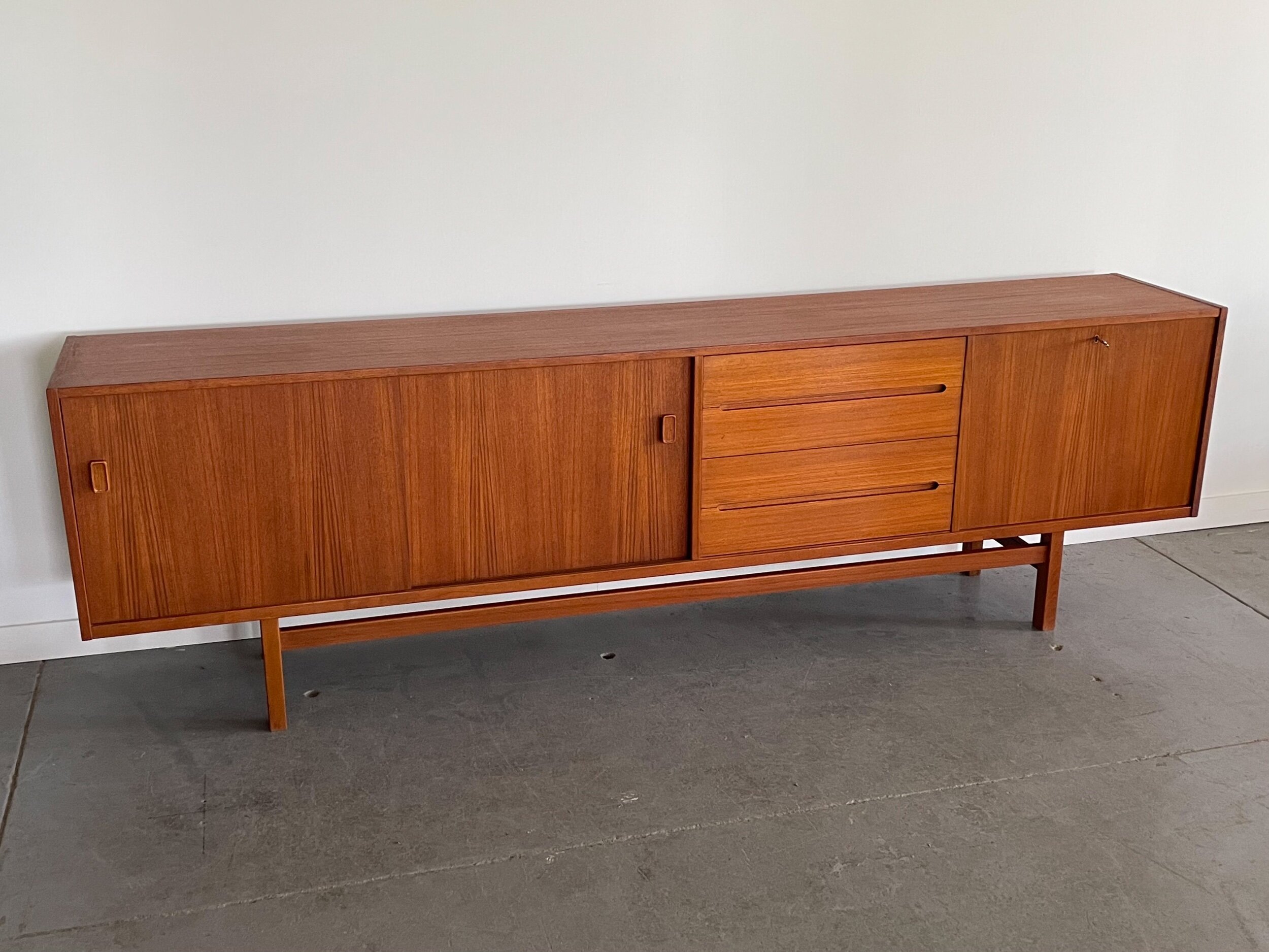 143F4B66-DC5B-4C0F-963E-01A7CA6E16BF