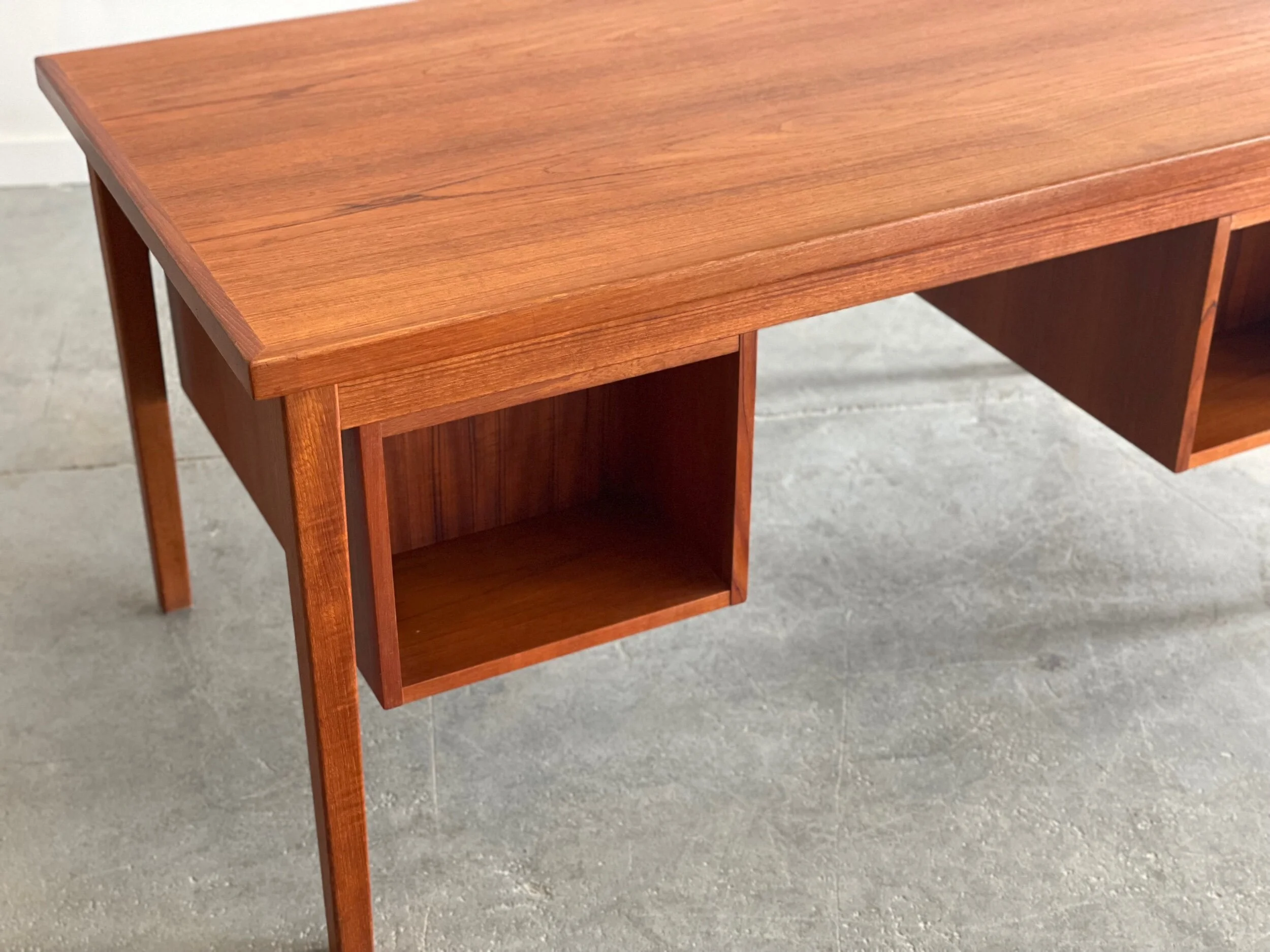 BBFEECE2-36DF-41E6-ACC5-C0931F291369