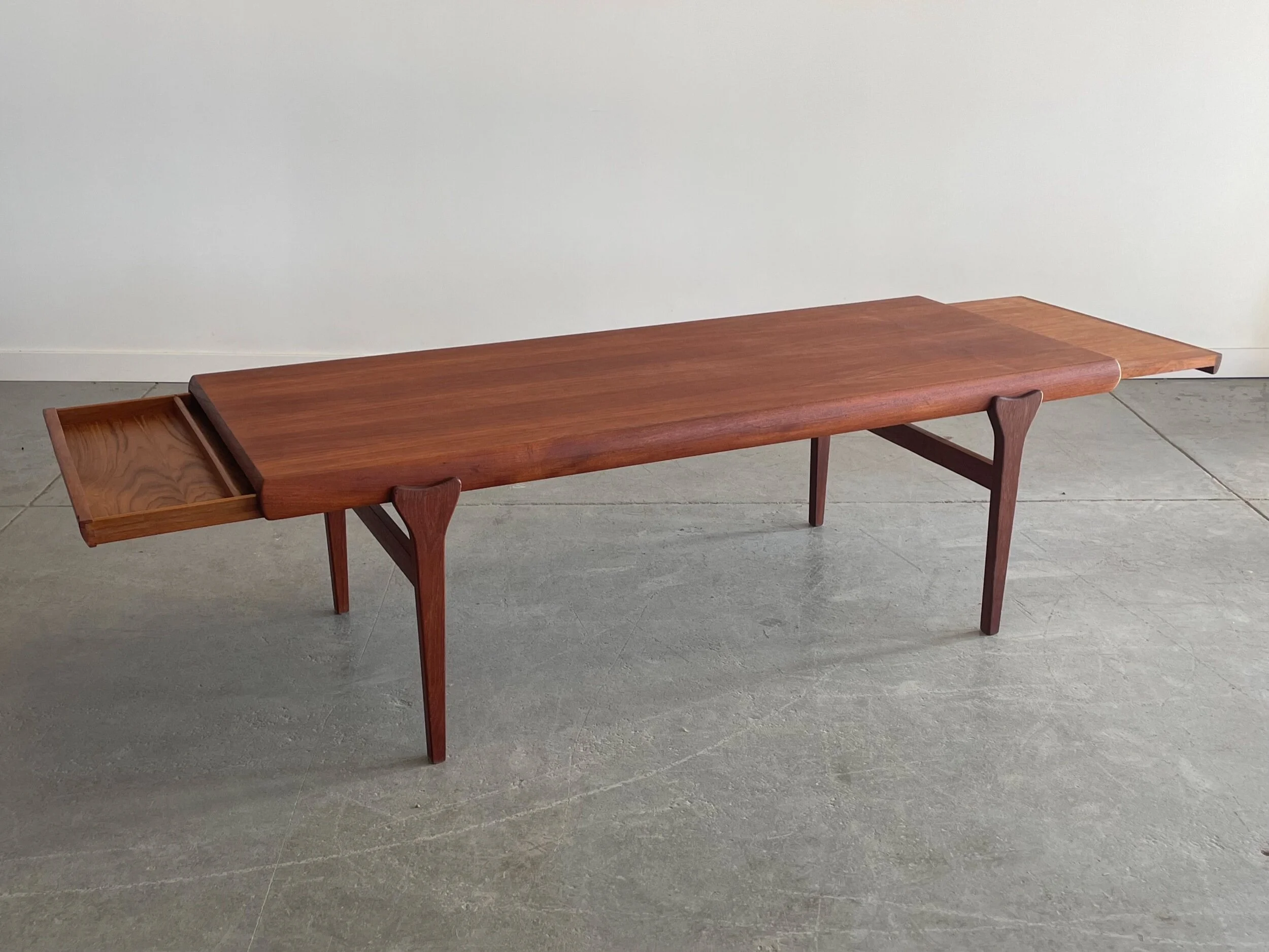 11A542B1-4F82-45ED-8C1B-EA59DED496DF