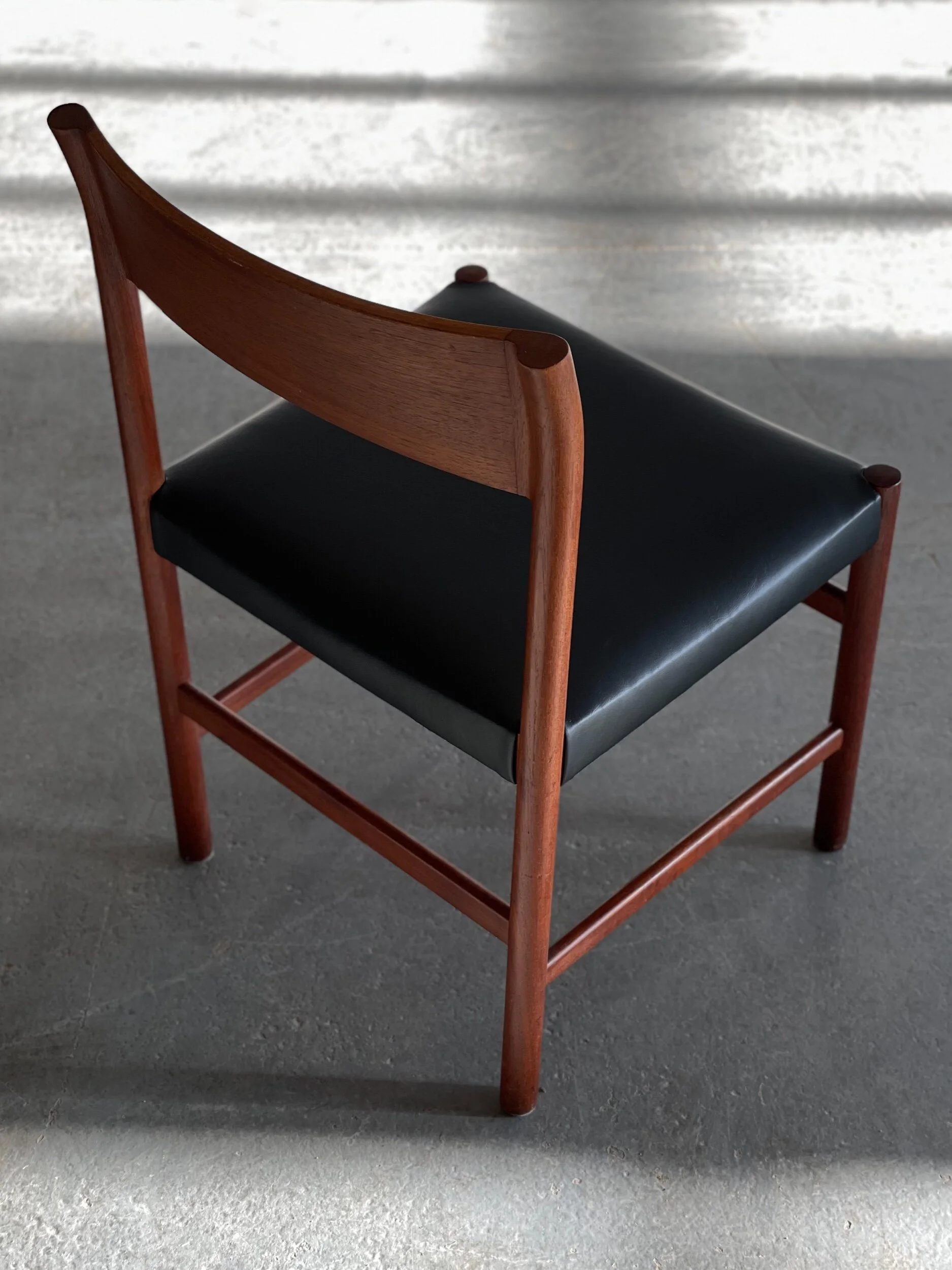 AEAC61C5-9C87-4CE8-BC39-DF6D3E645543