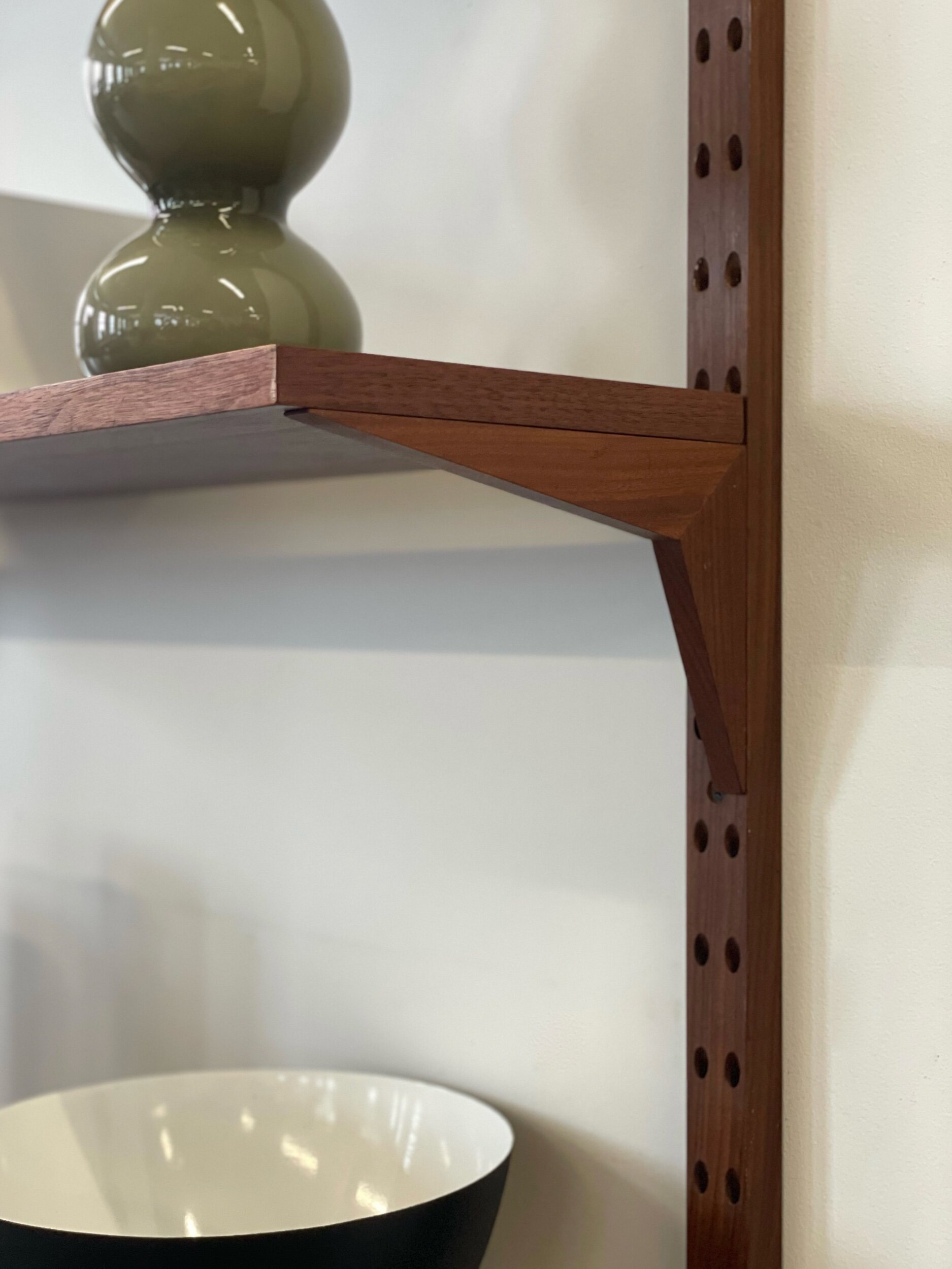 313D5C9F-45D1-40D4-B03F-5F555F44B549