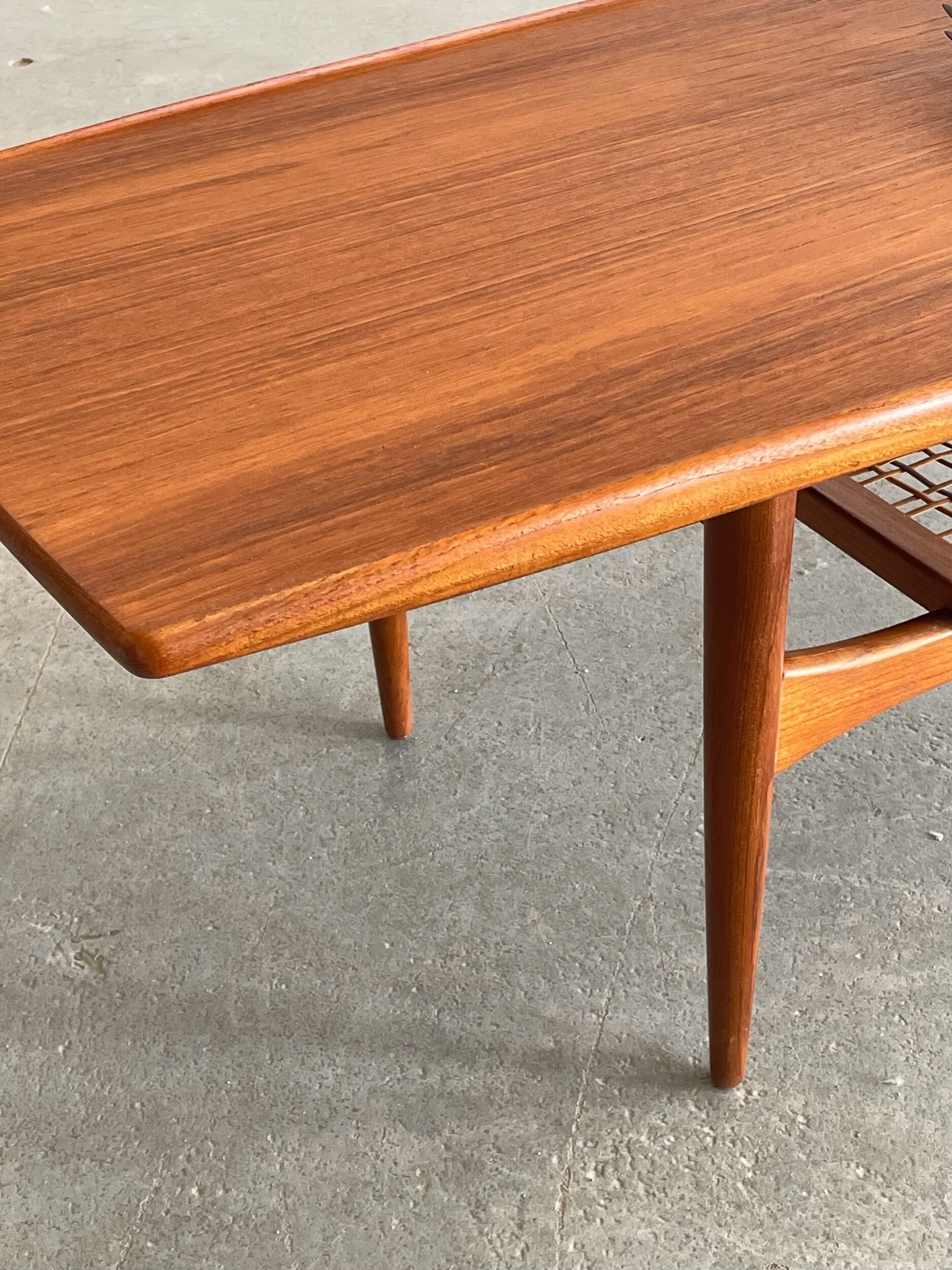 FFF74400-4343-43B1-8432-213FD79D3A9A