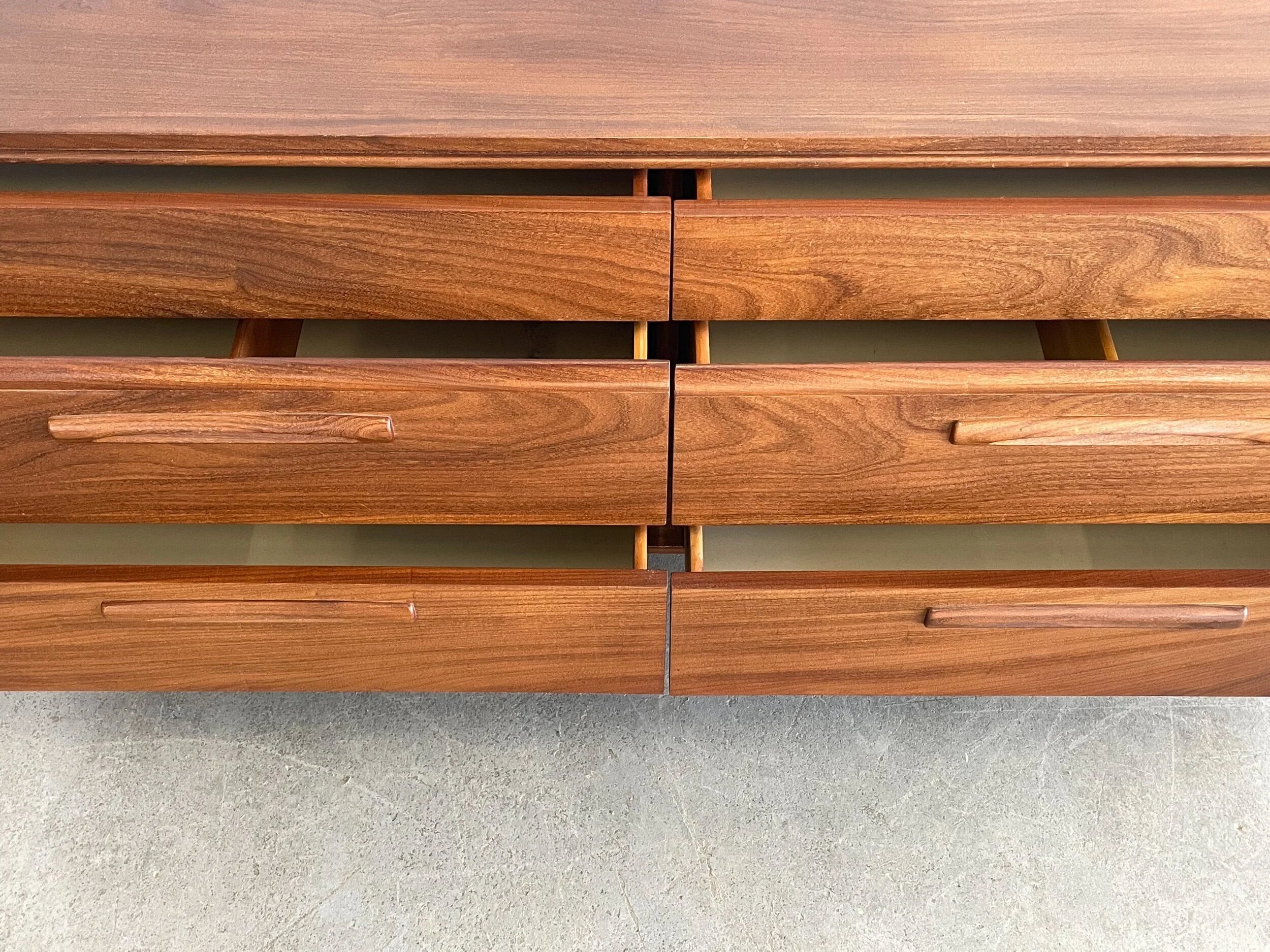 6E67A1ED-249F-4CB3-802B-3FEA8AB680CA