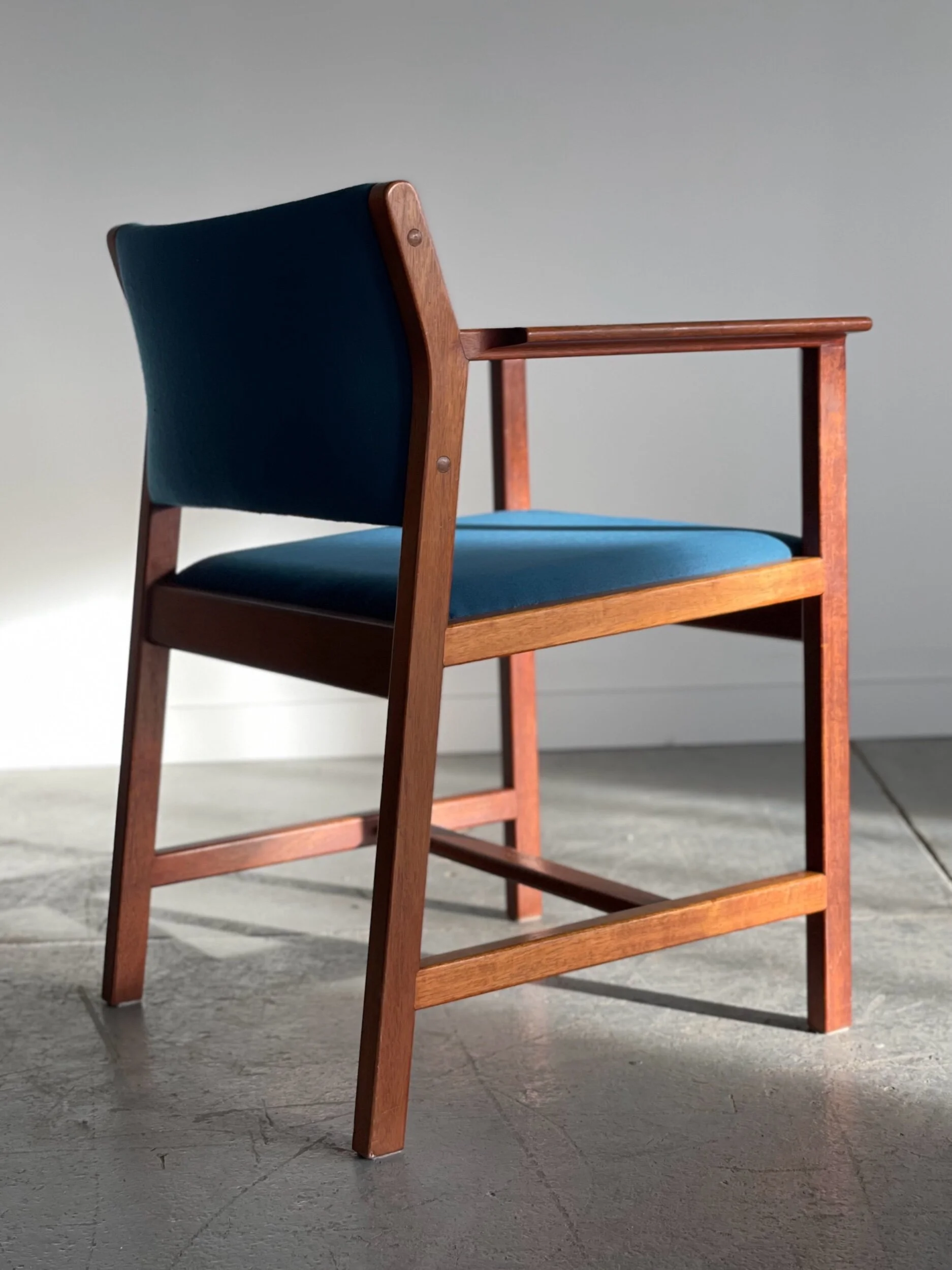 5CE6C67D-EE5C-4AFB-85B6-2B29E75D7587